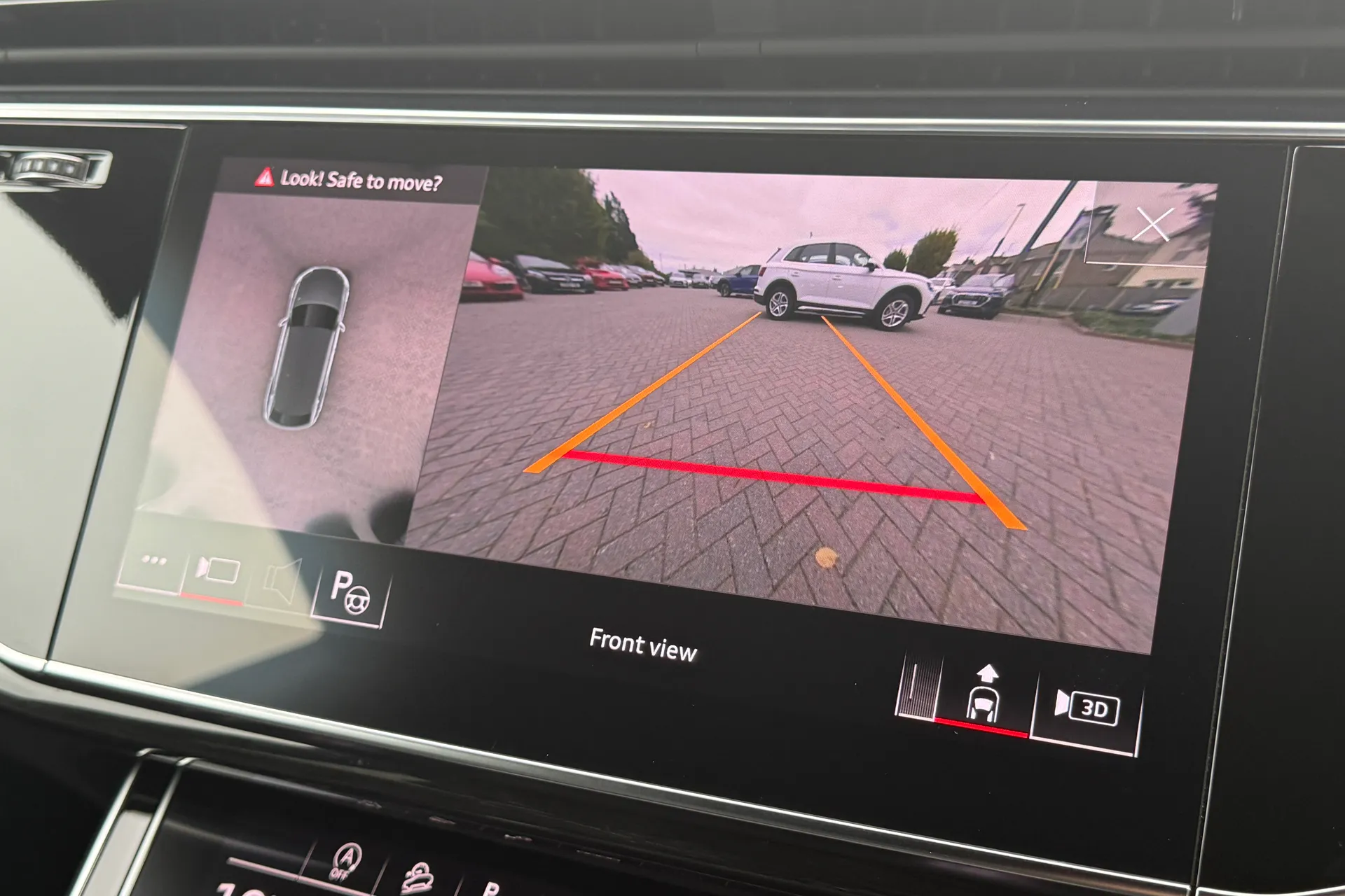 Audi Q8 thumbnail image number 9