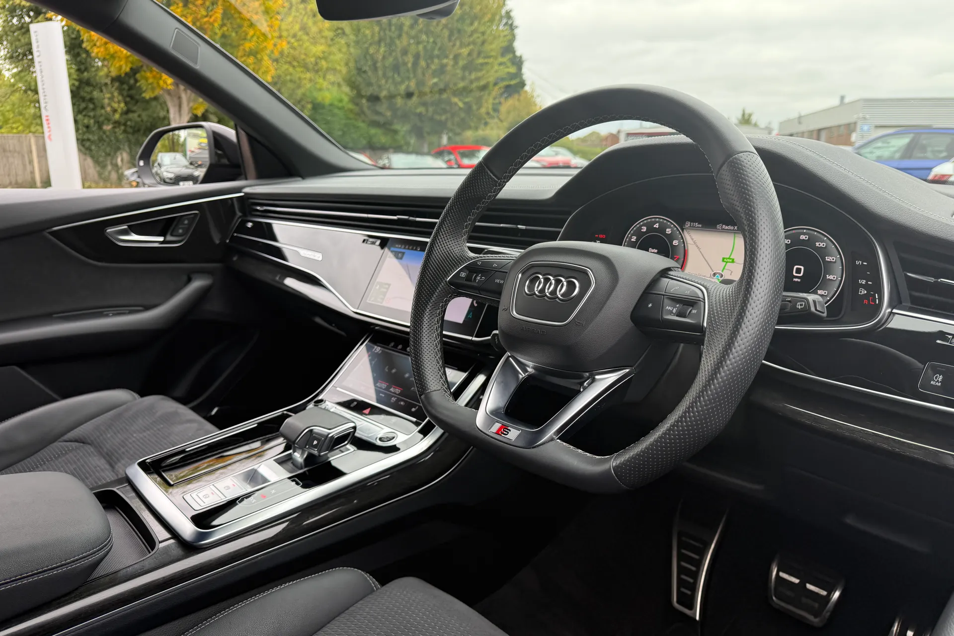 Audi Q8 thumbnail image number 30