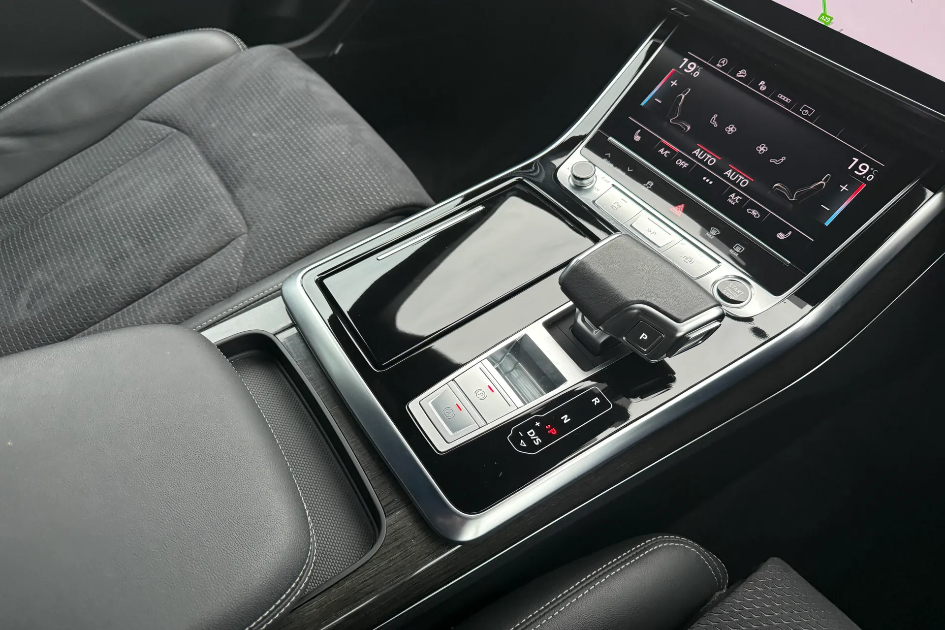 Audi Q8 thumbnail image number 42