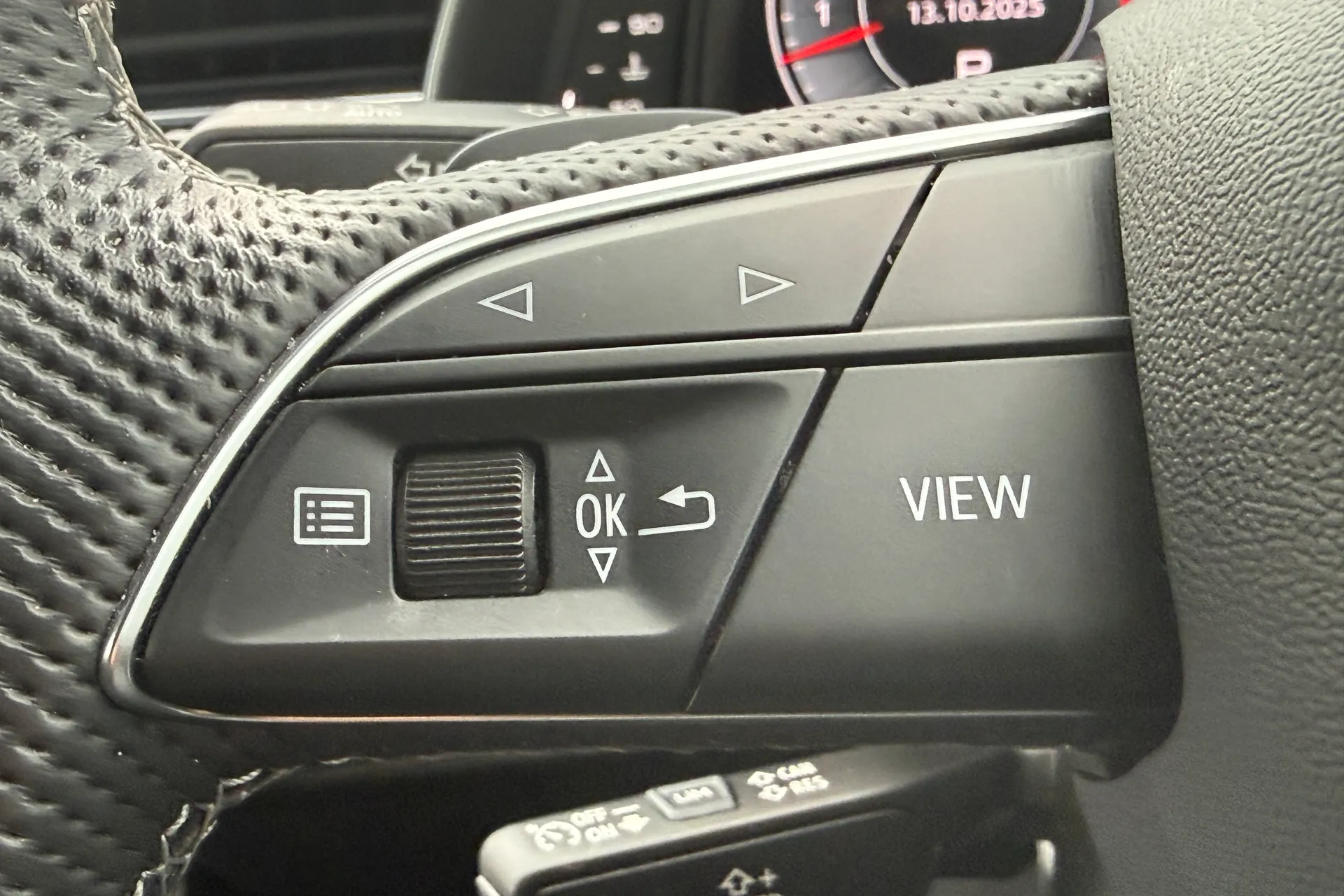 Audi Q8 thumbnail image number 23