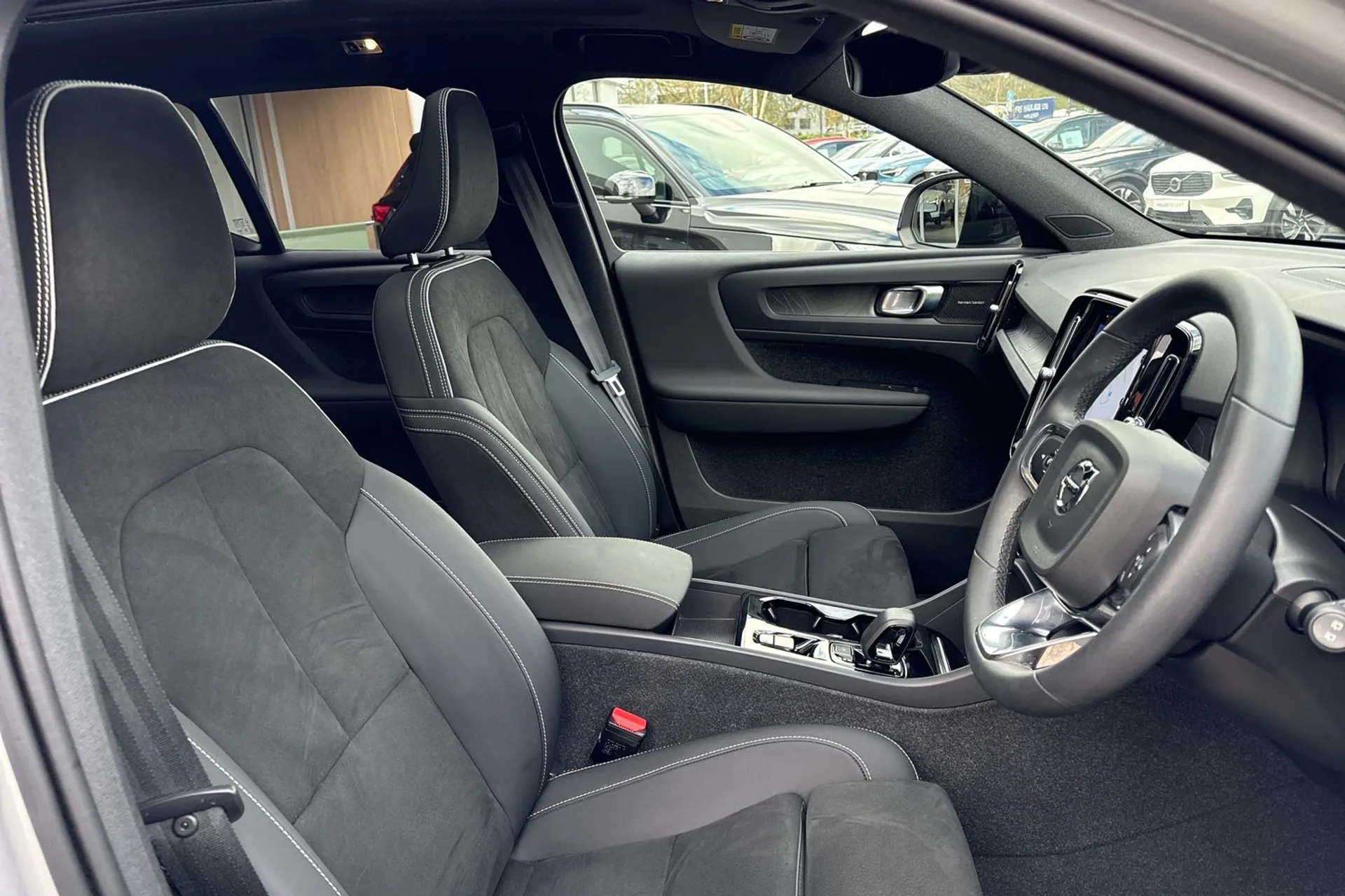 Volvo XC40 thumbnail image number 23