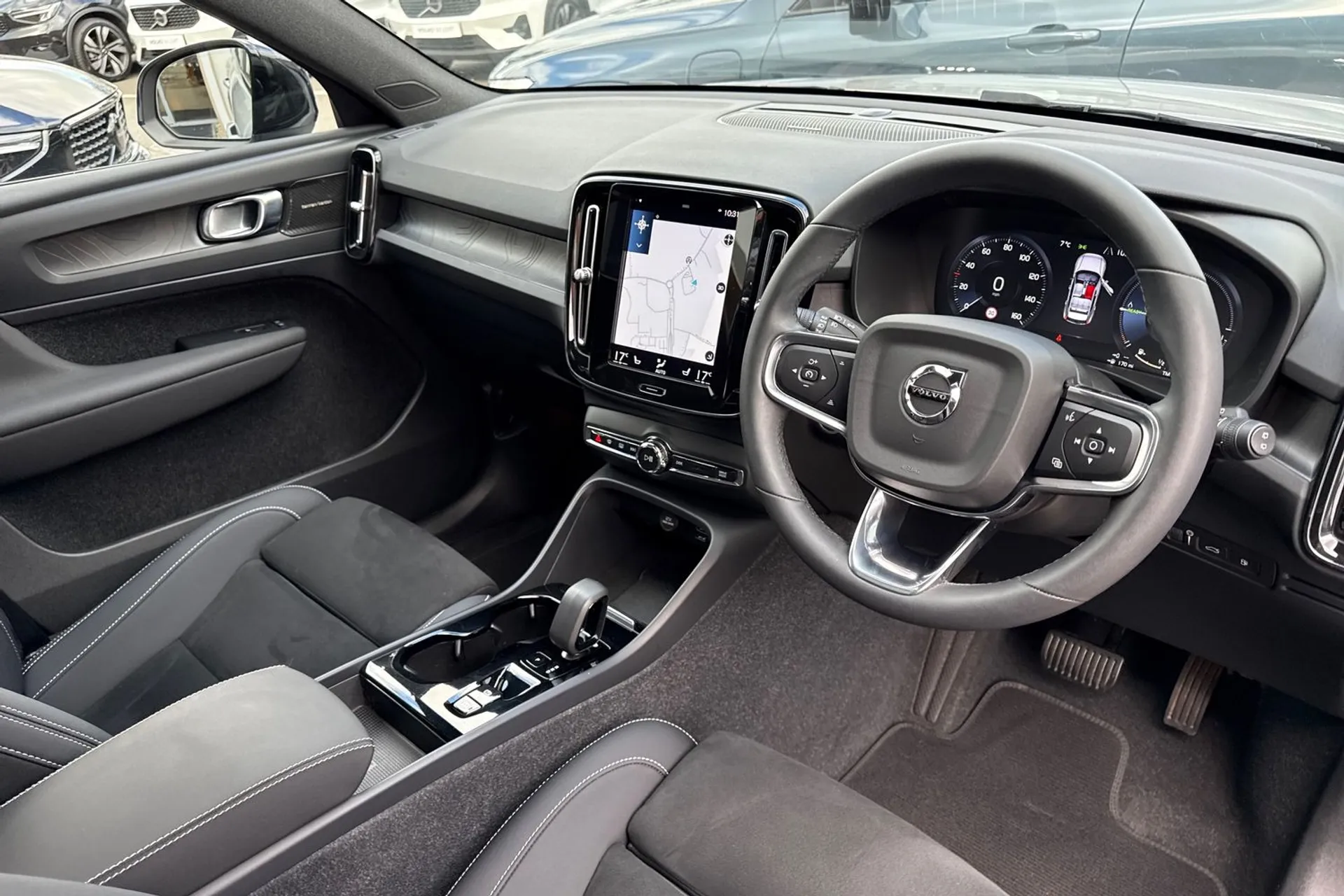 Volvo XC40 thumbnail image number 22