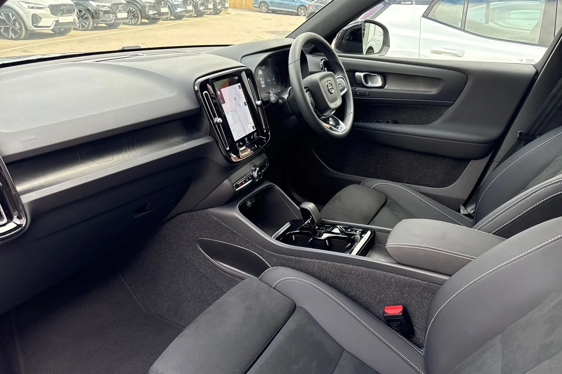 Volvo XC40 thumbnail image number 24