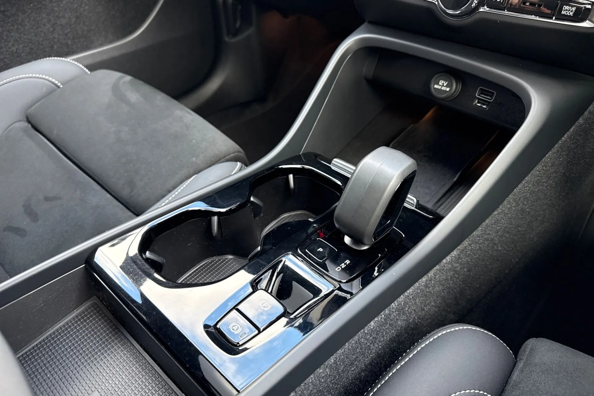 Volvo XC40 thumbnail image number 40