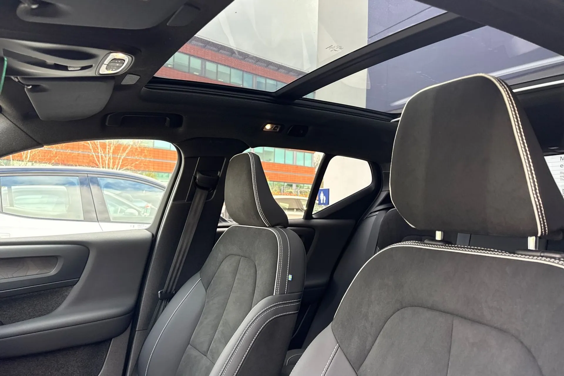 Volvo XC40 thumbnail image number 26