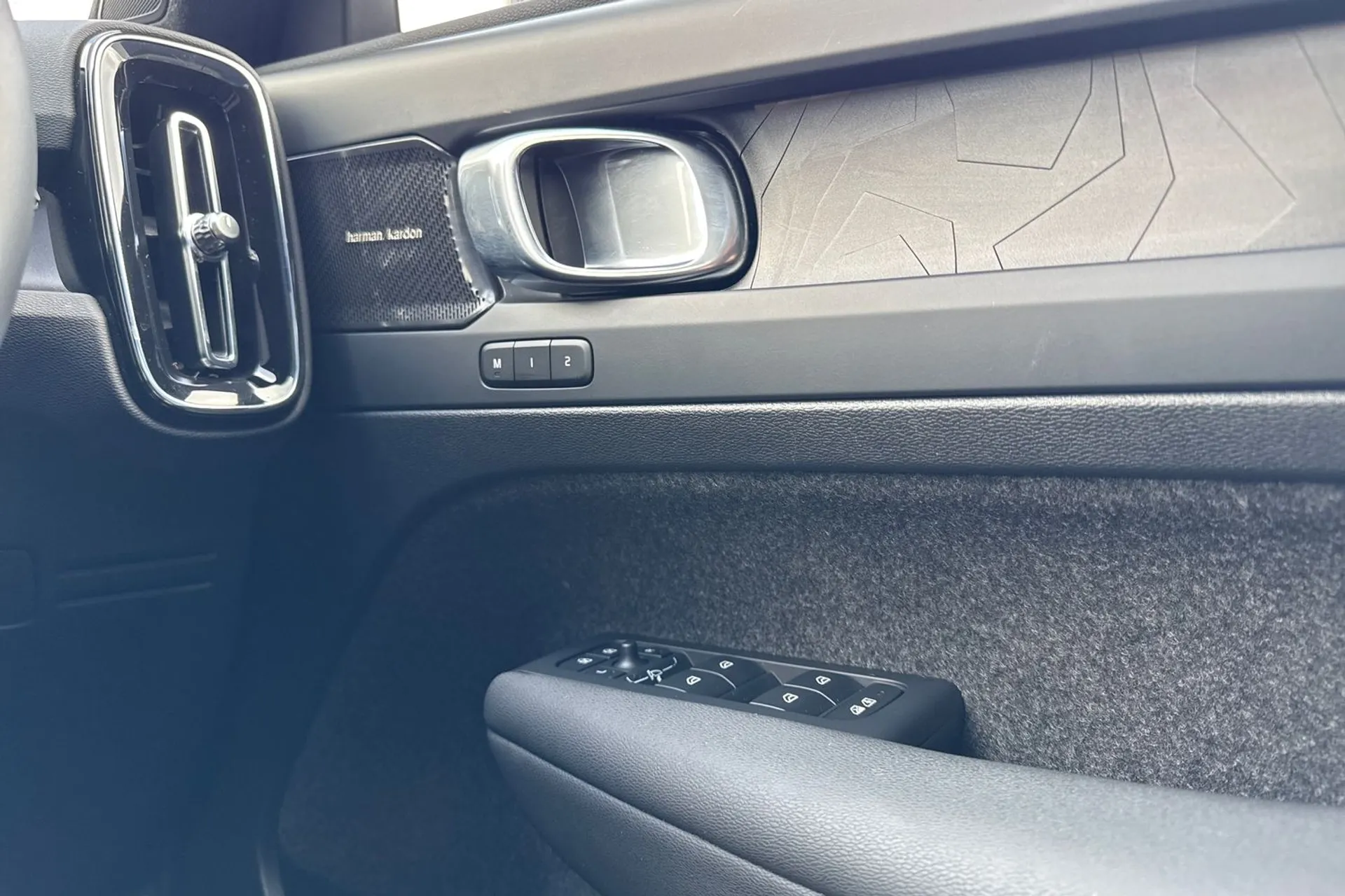 Volvo XC40 thumbnail image number 39