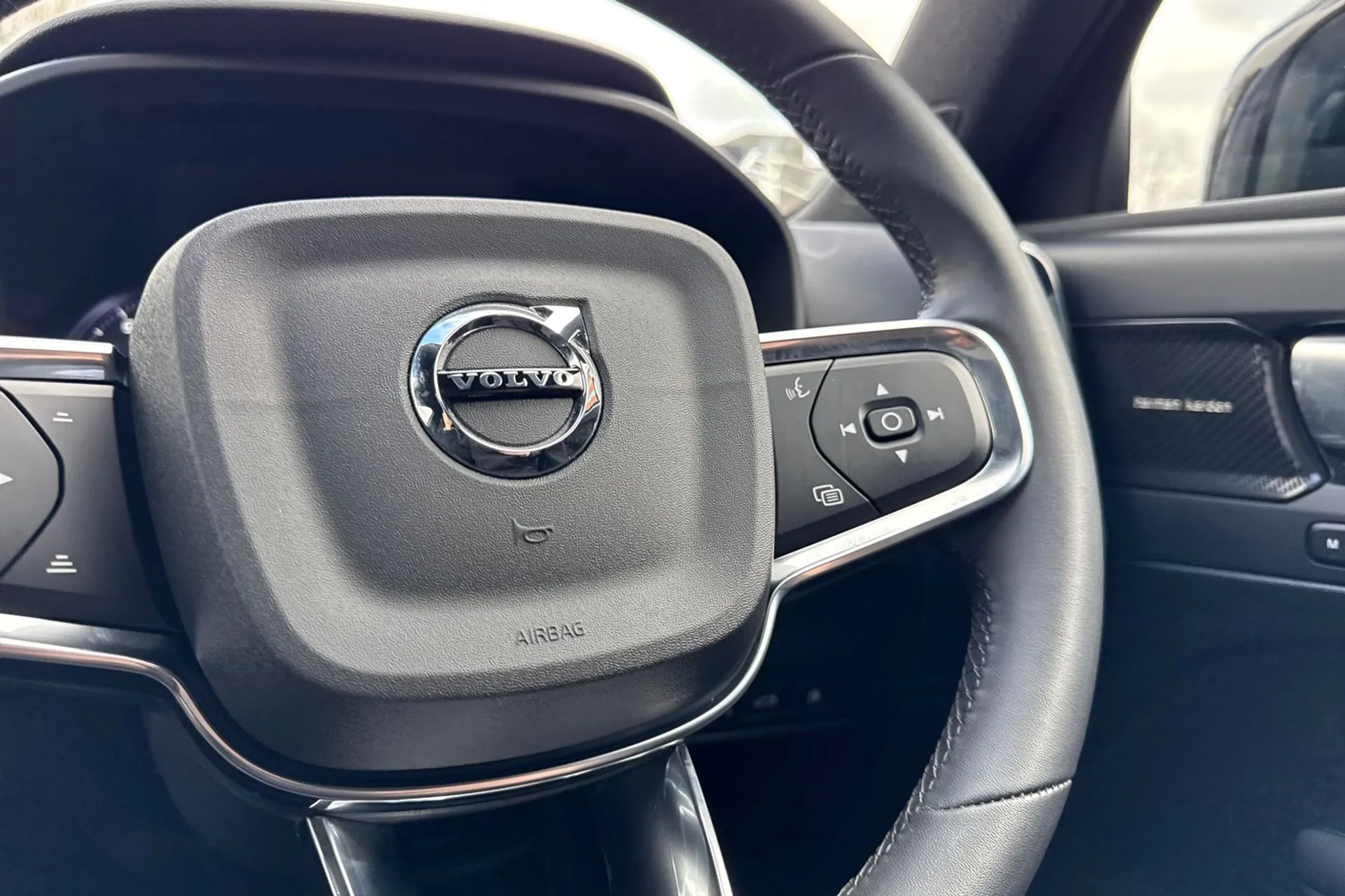 Volvo XC40 thumbnail image number 35