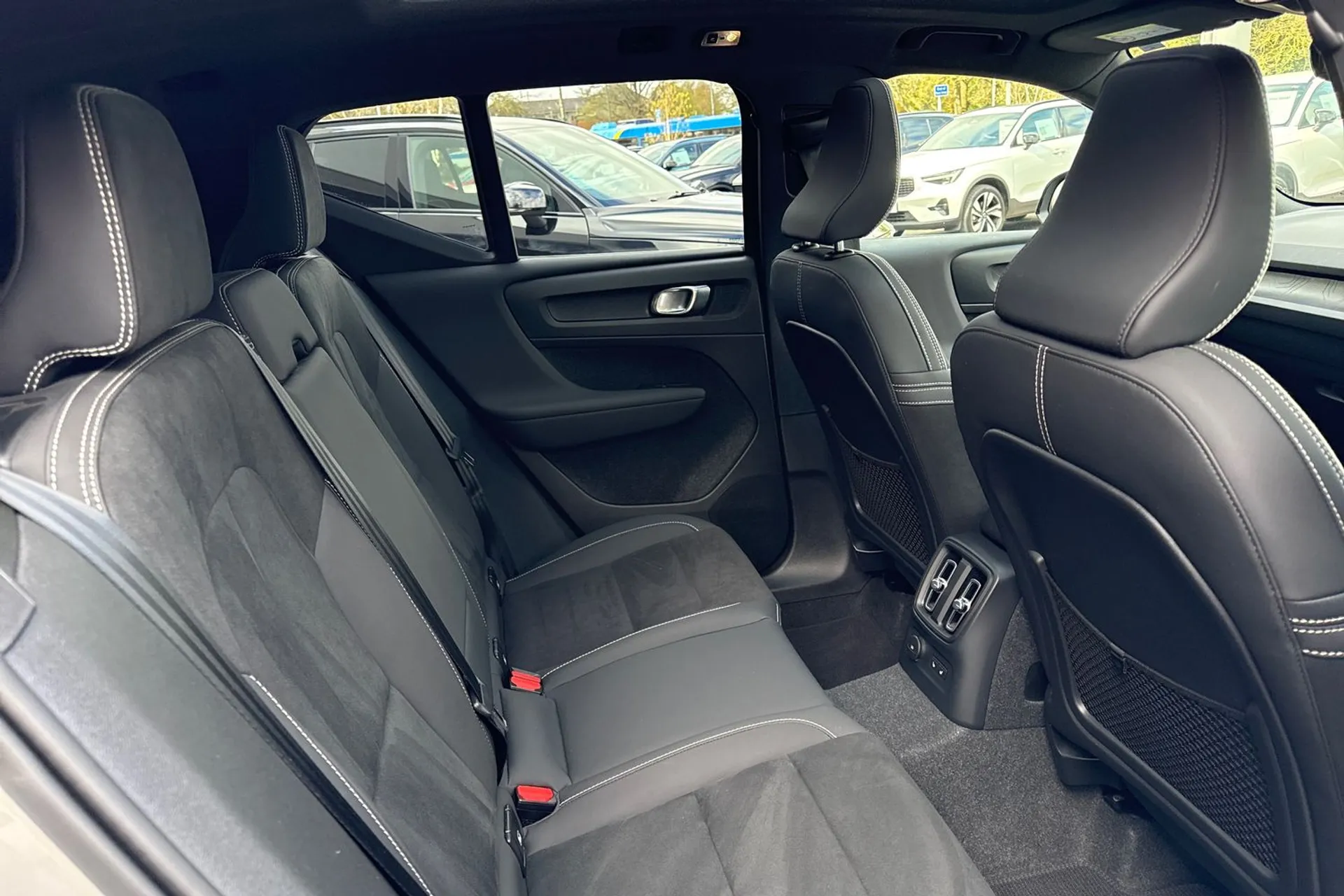 Volvo XC40 thumbnail image number 19