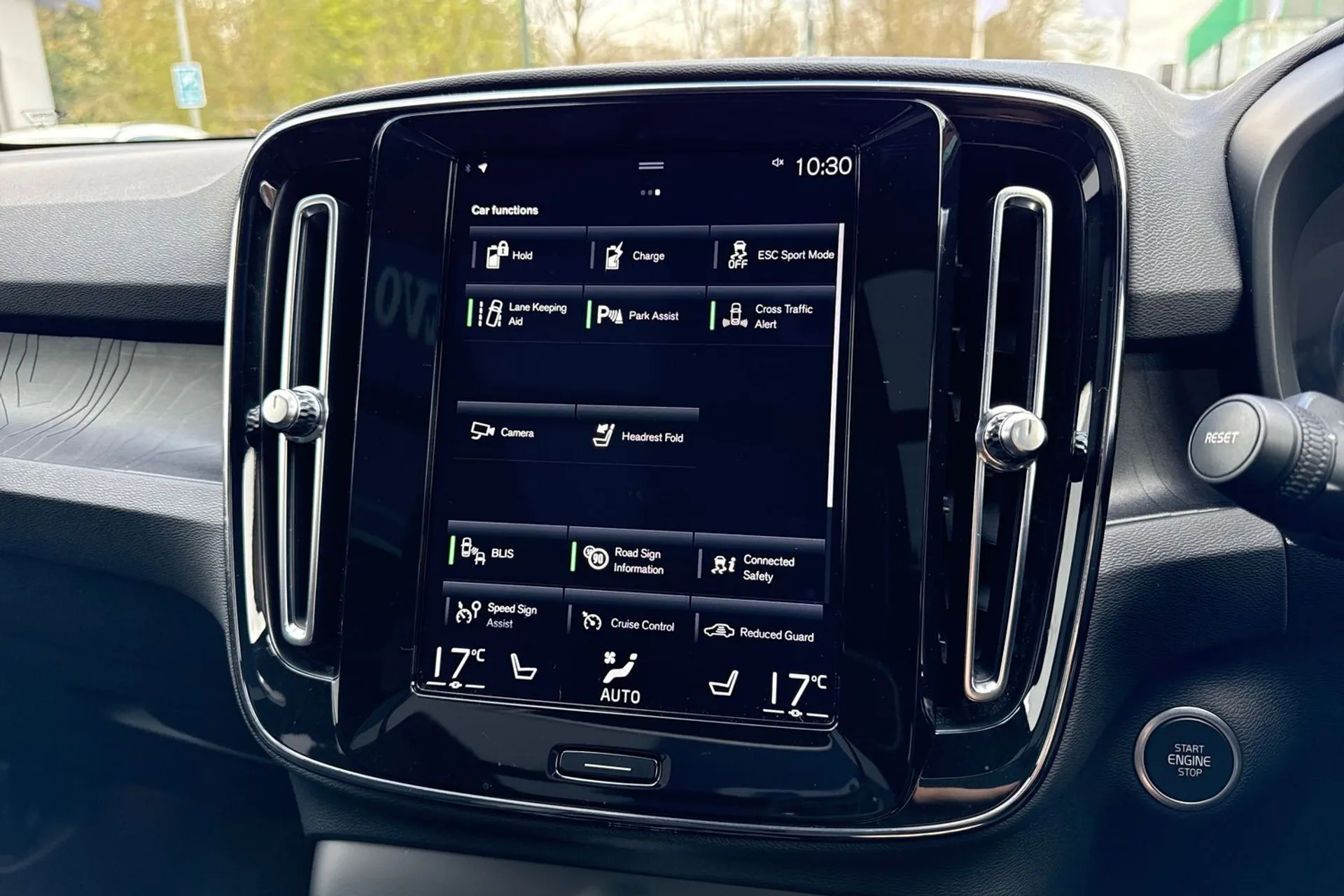 Volvo XC40 thumbnail image number 45