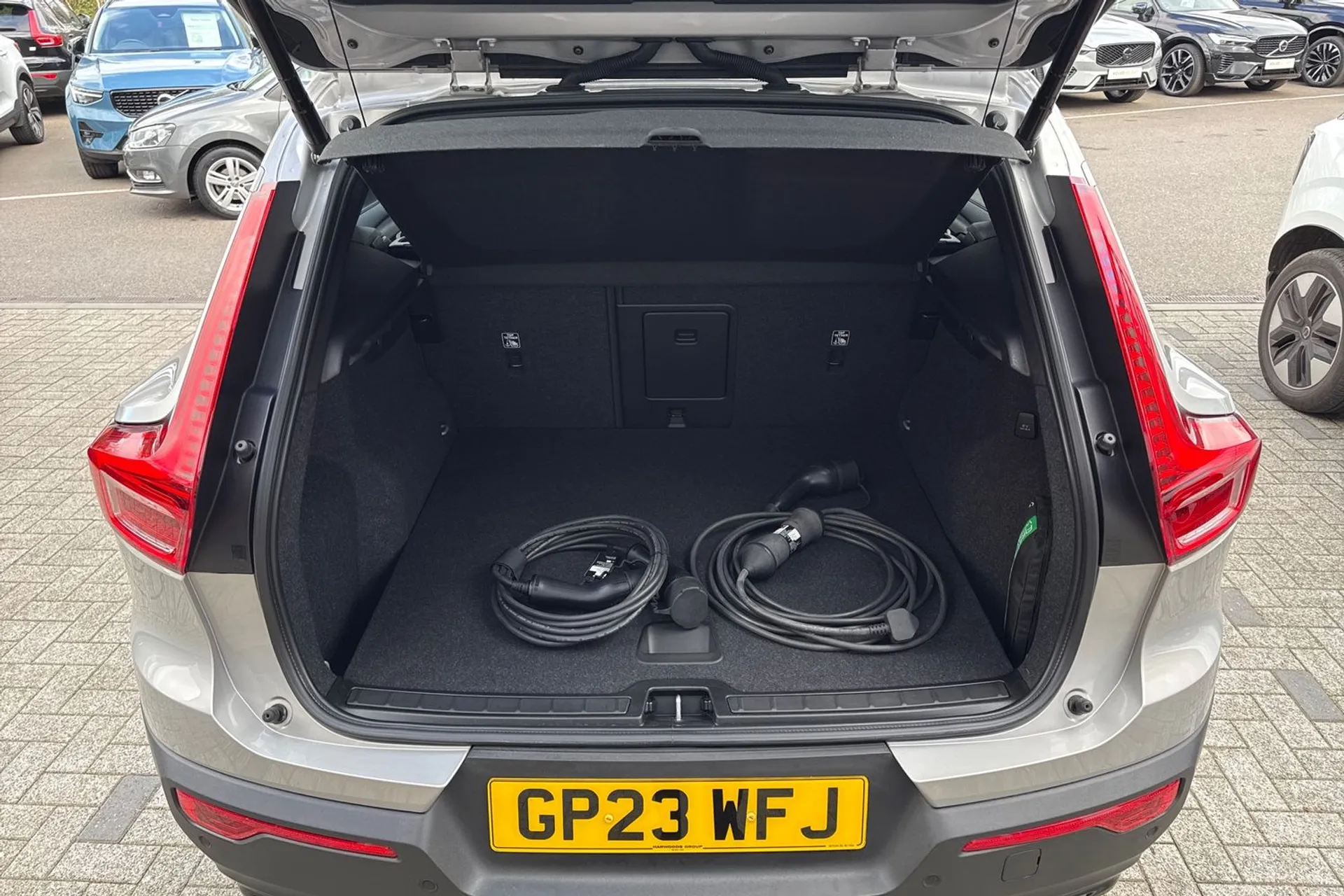 Volvo XC40 thumbnail image number 16