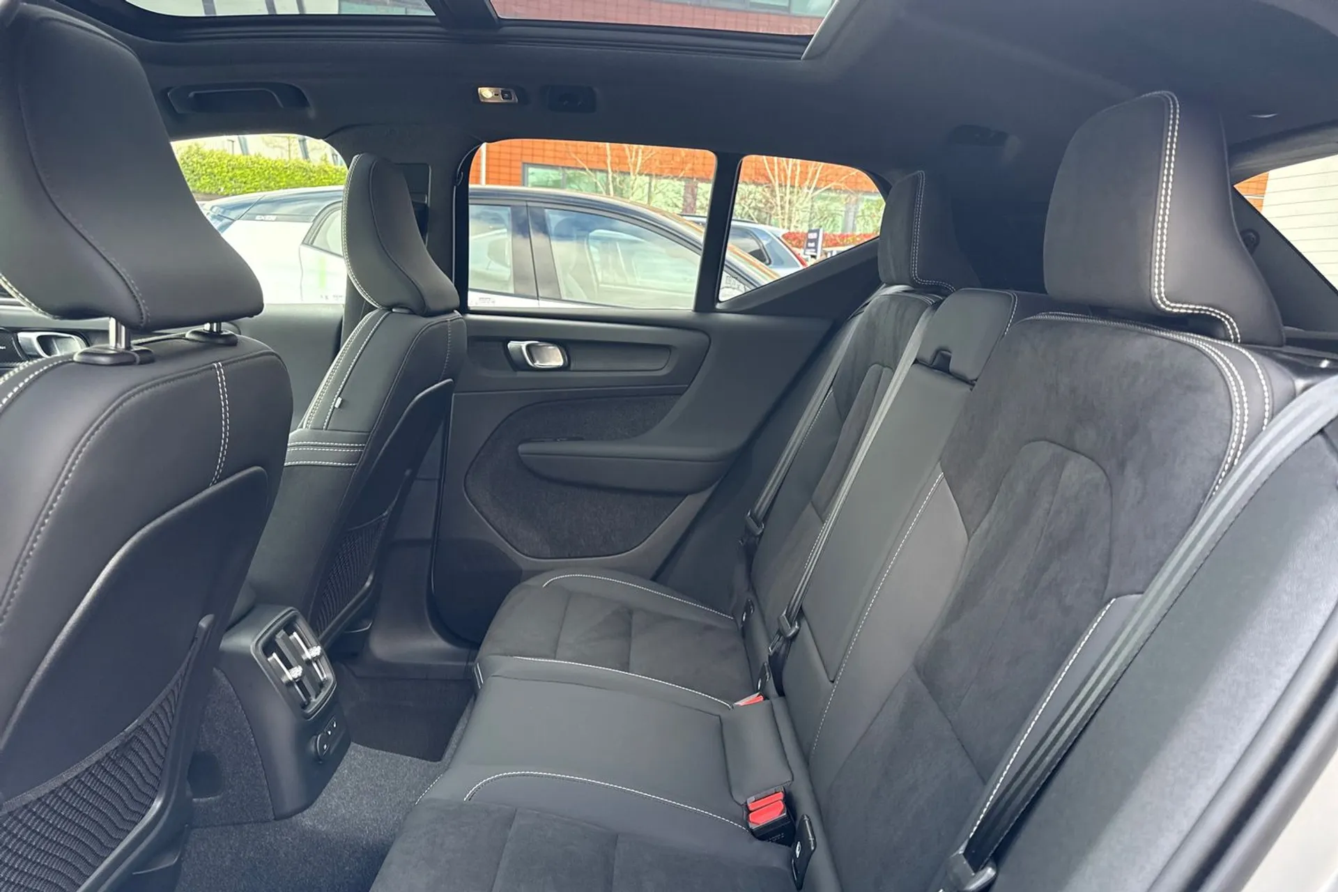 Volvo XC40 thumbnail image number 27