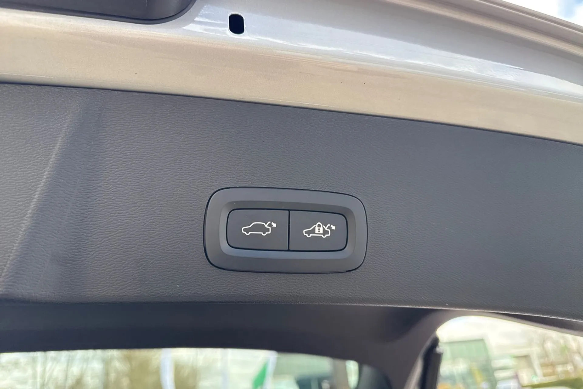 Volvo XC40 thumbnail image number 17