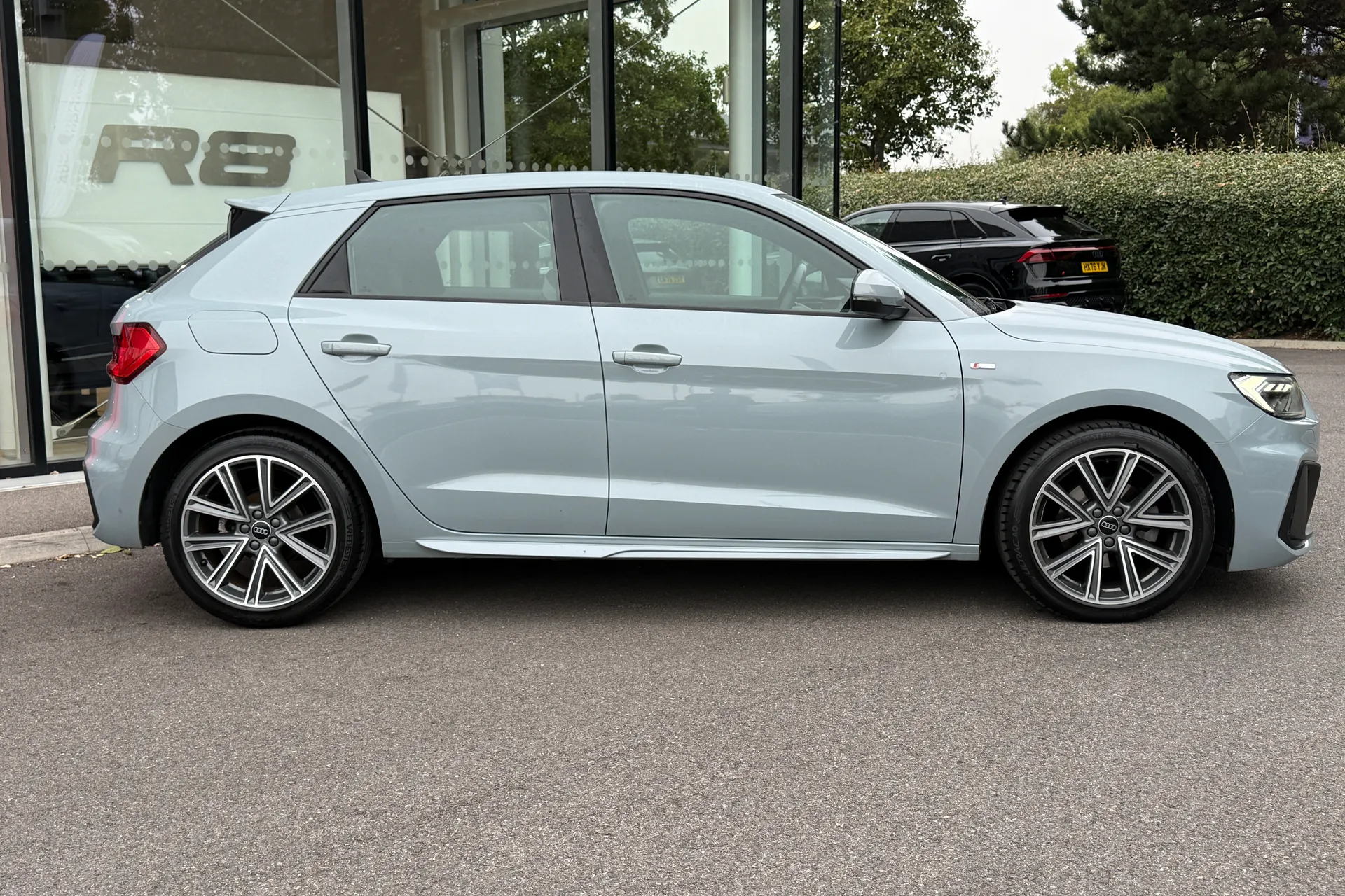 Audi A1 thumbnail image number 2