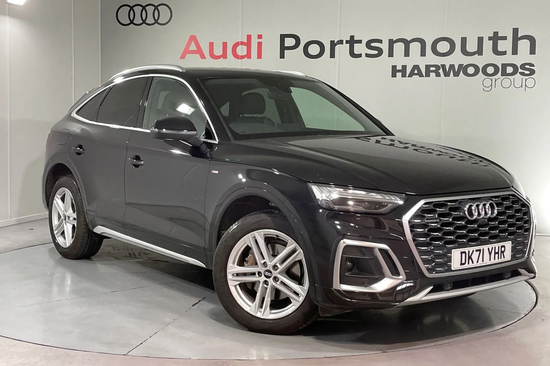 Audi Q5 focused image