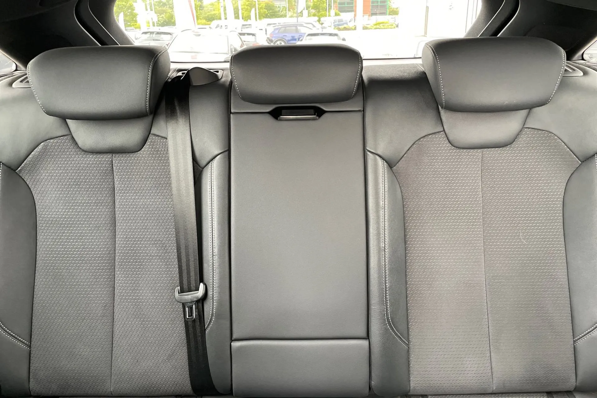 Audi Q5 thumbnail image number 33