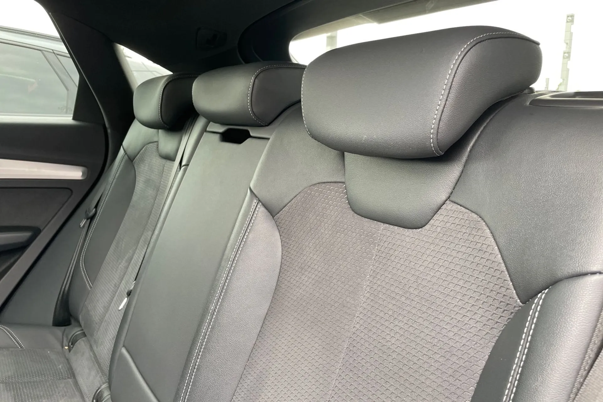 Audi Q5 thumbnail image number 31