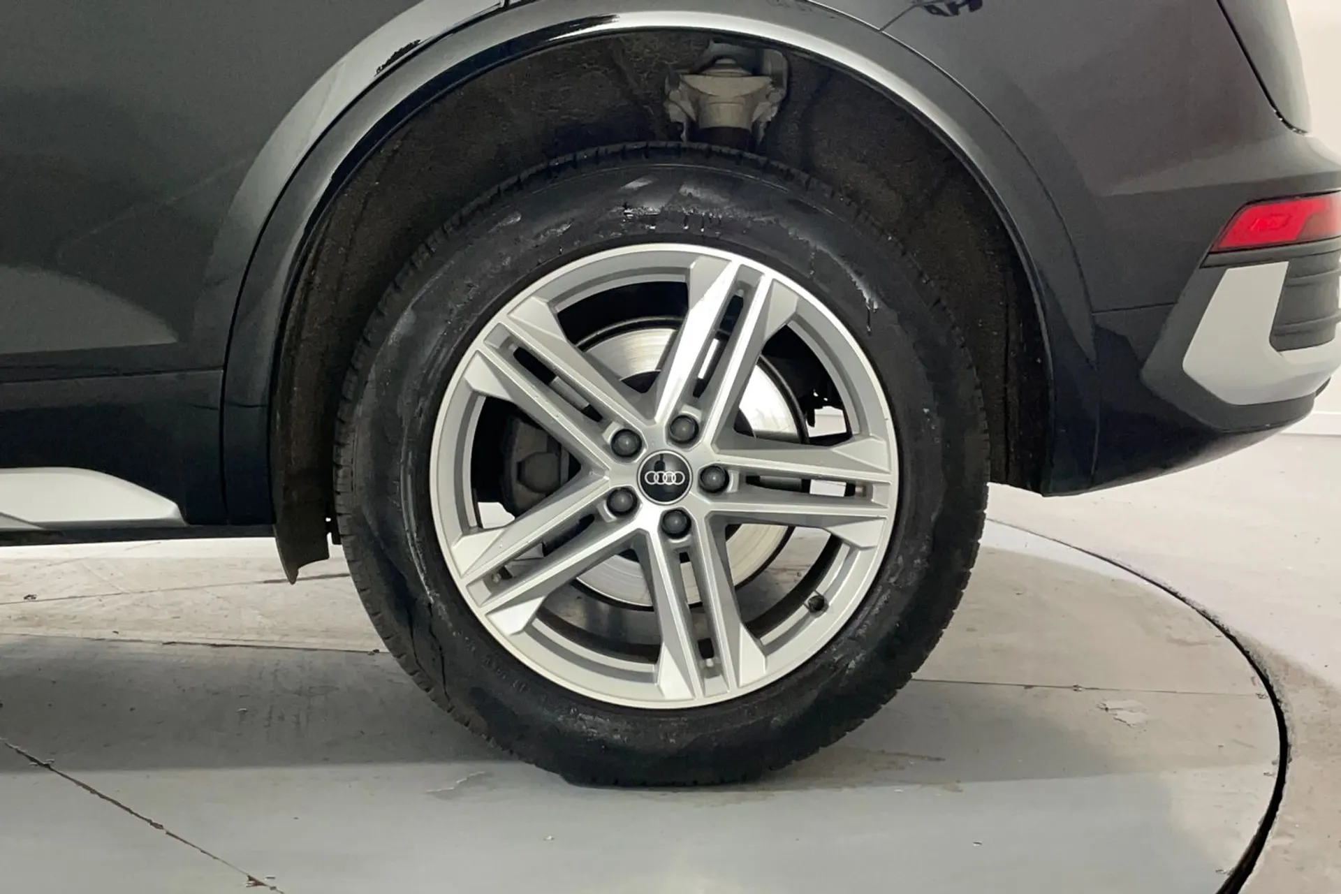 Audi Q5 thumbnail image number 11