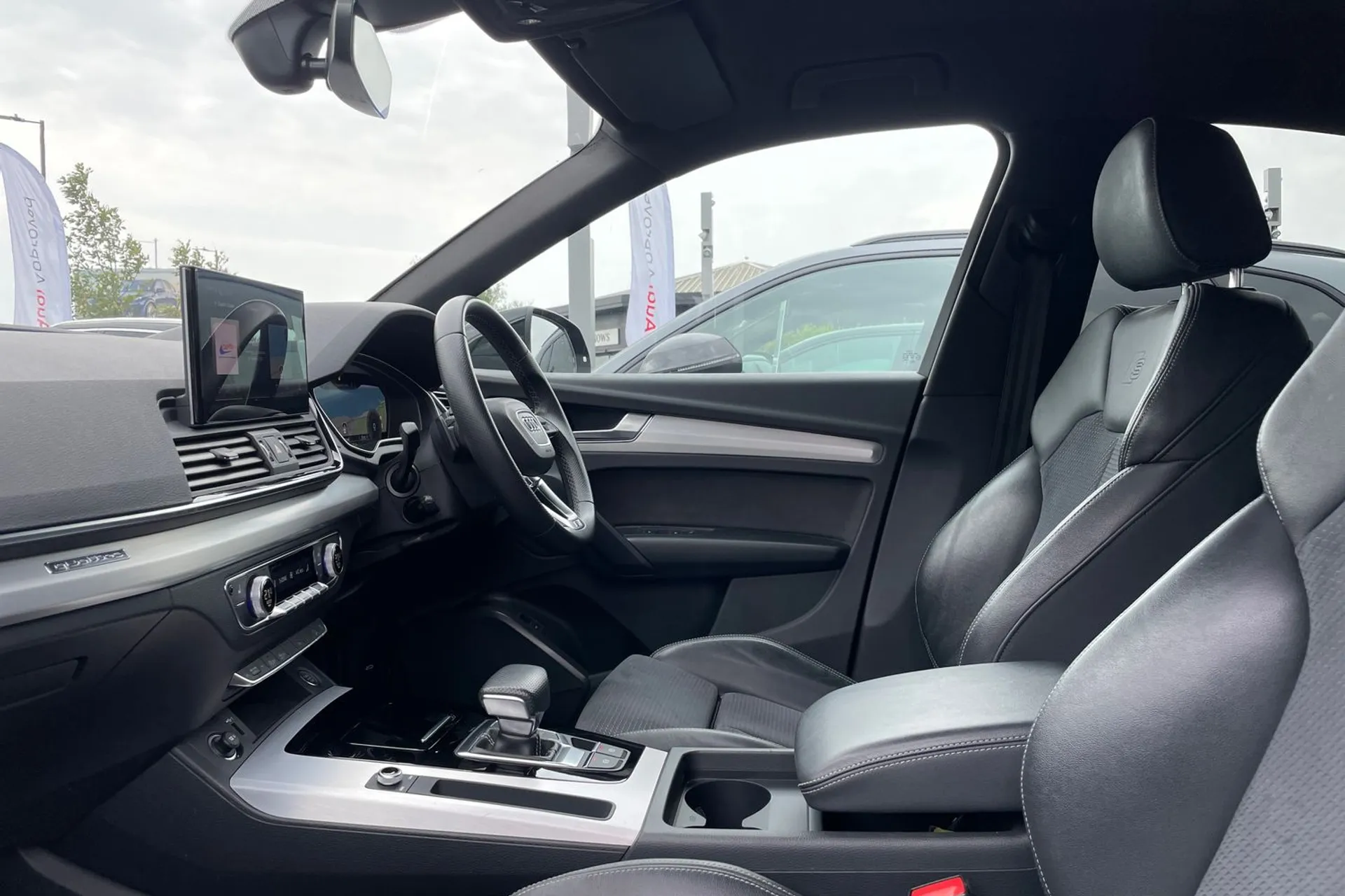 Audi Q5 thumbnail image number 28