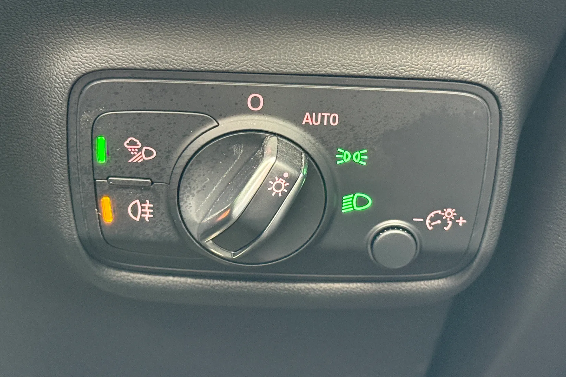 Audi TT thumbnail image number 53