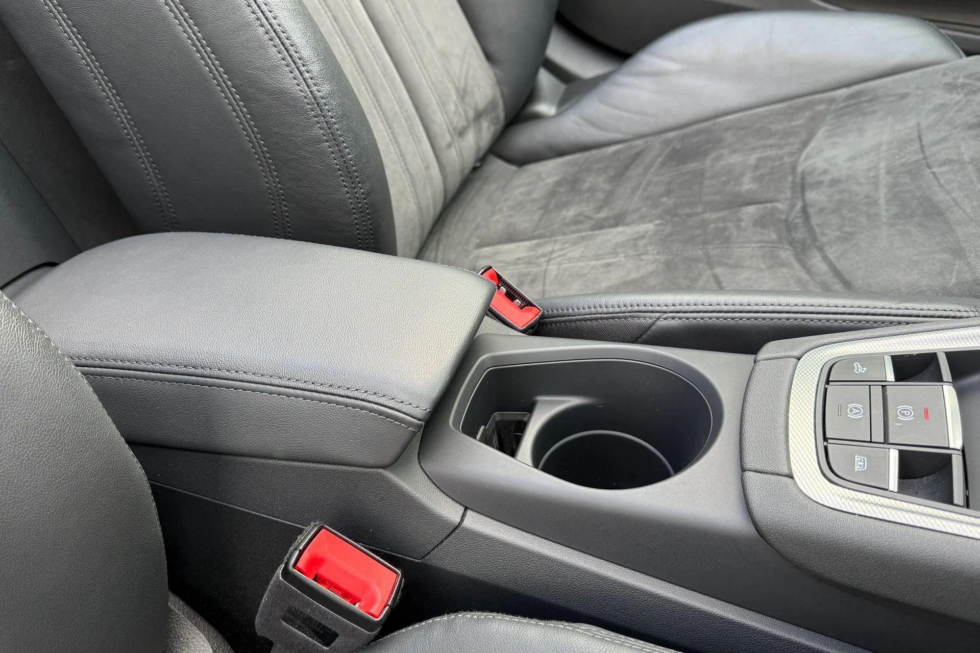 Audi TT thumbnail image number 40