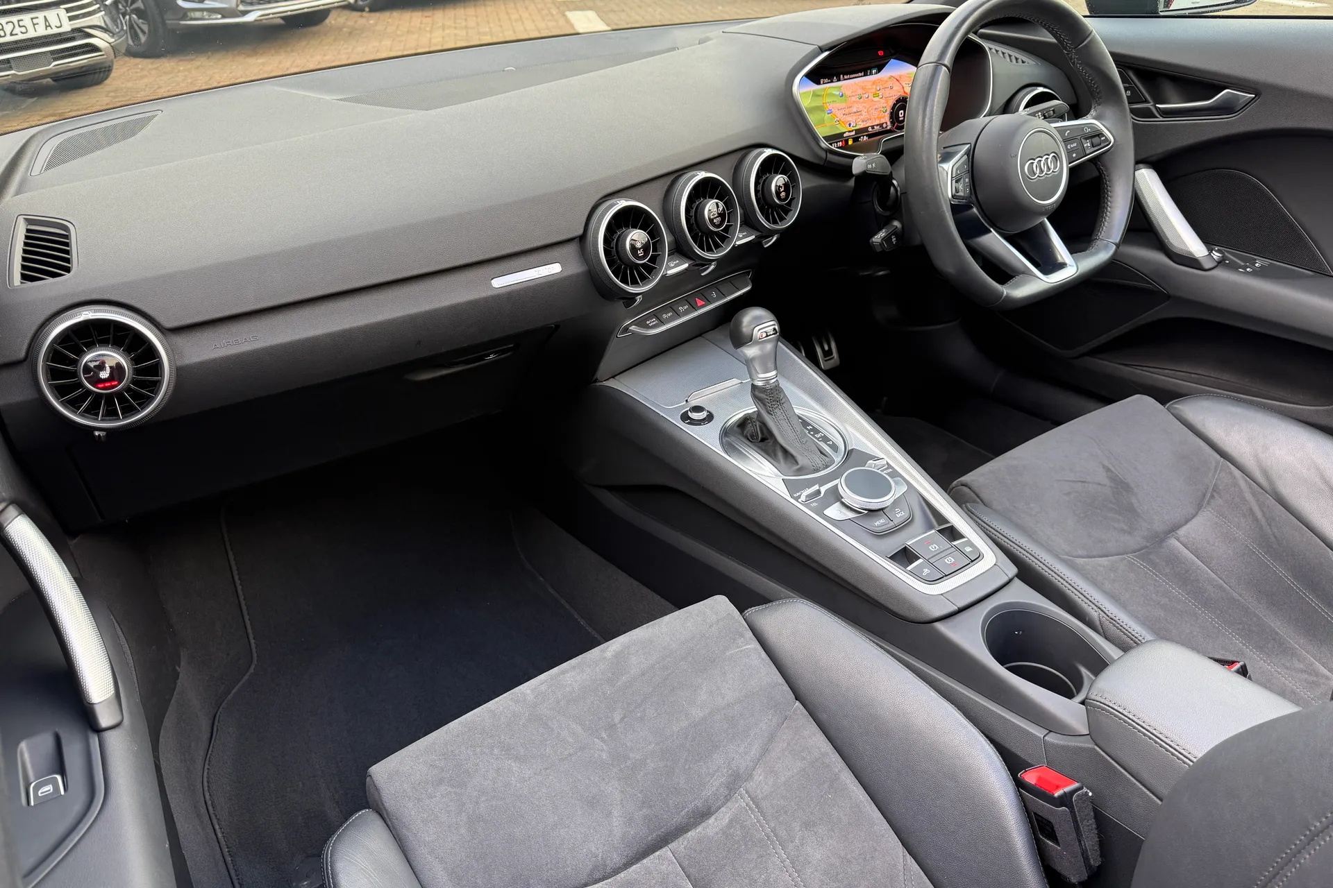 Audi TT thumbnail image number 17