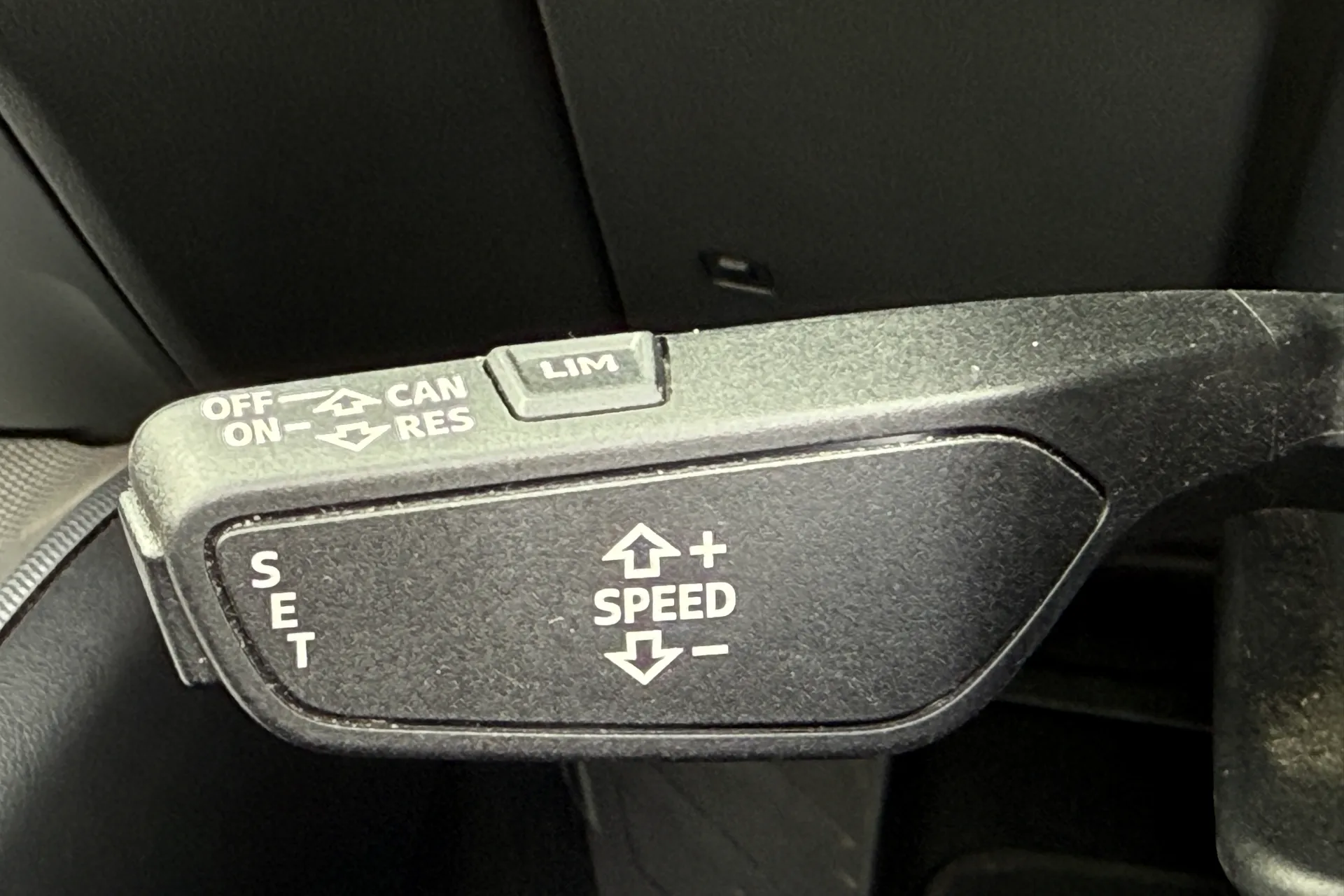 Audi TT thumbnail image number 49