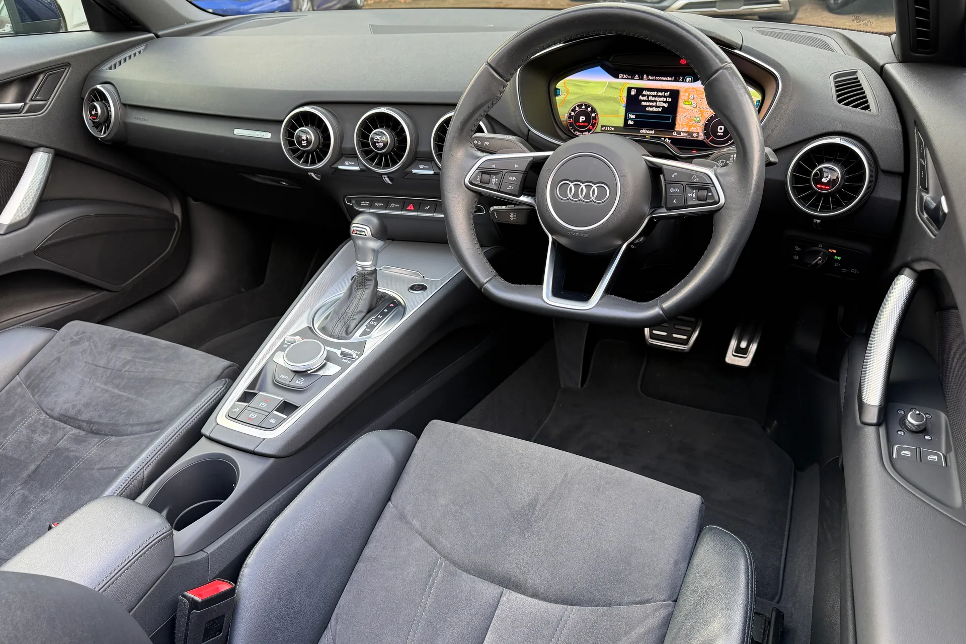 Audi TT thumbnail image number 12