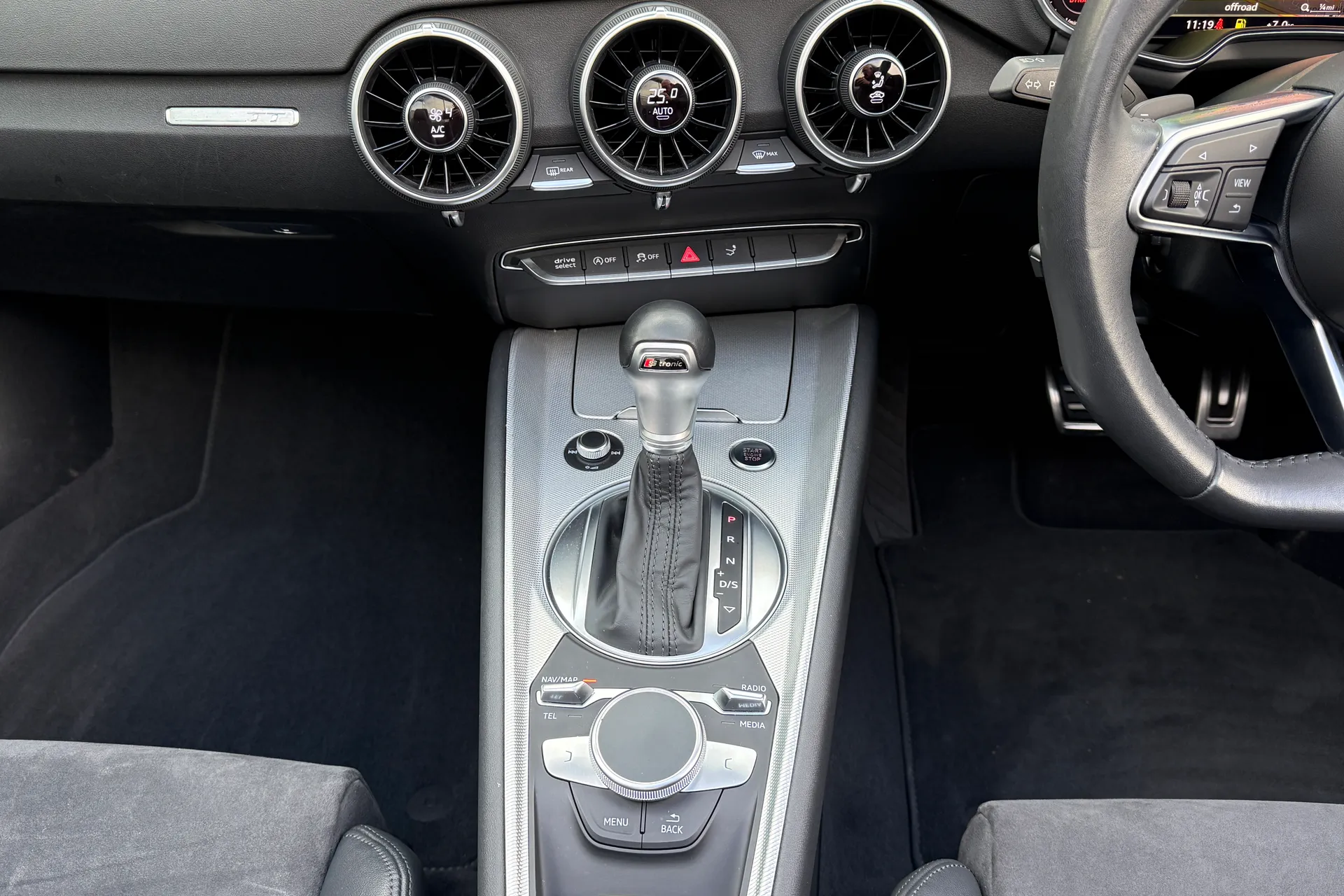 Audi TT thumbnail image number 35