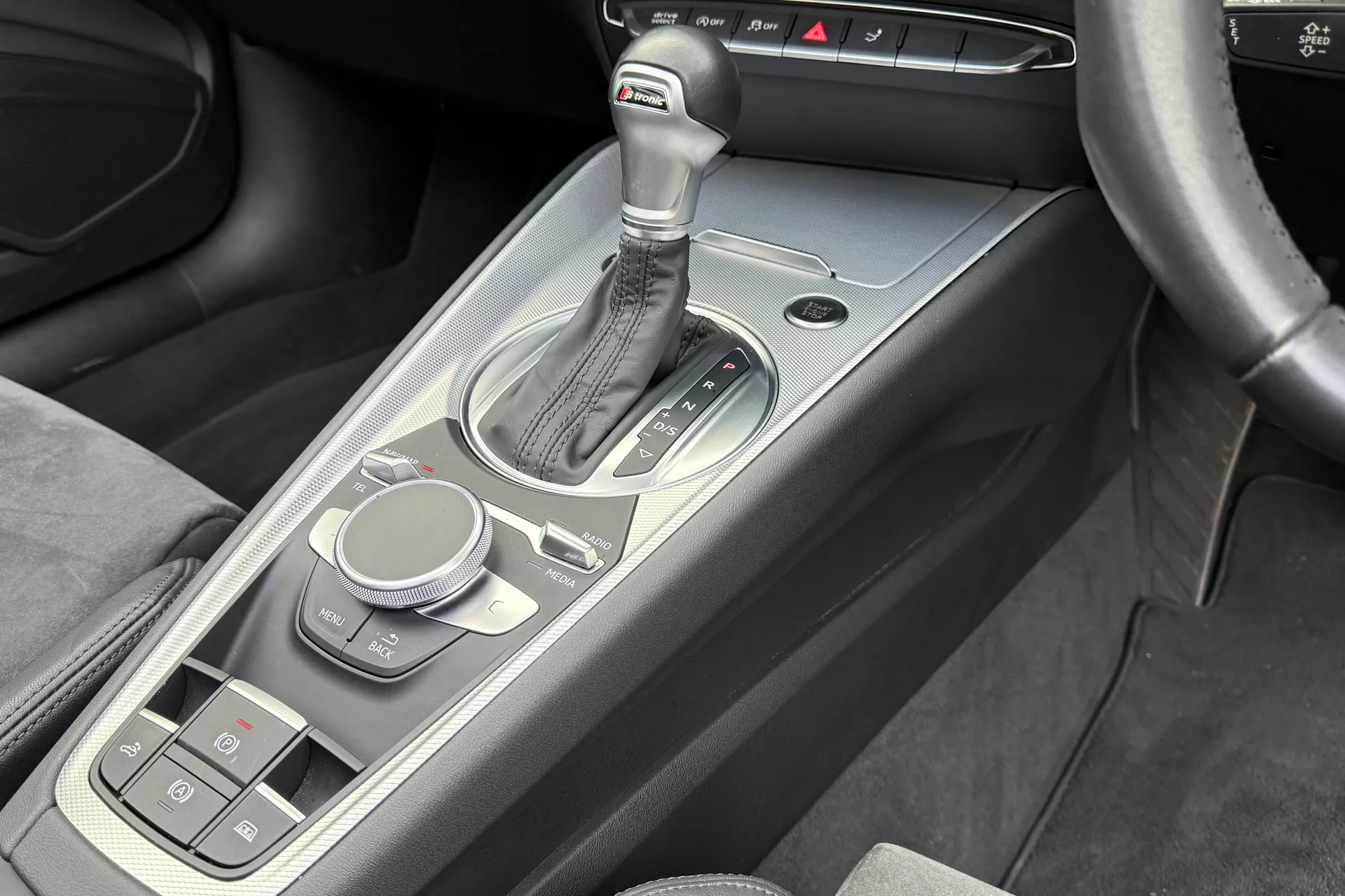 Audi TT thumbnail image number 41