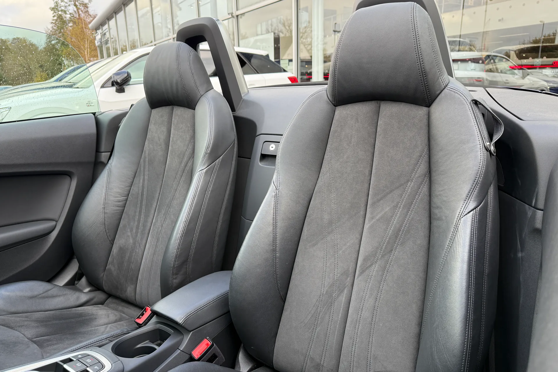 Audi TT thumbnail image number 19