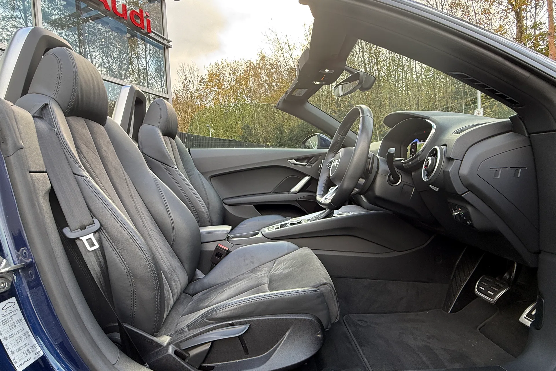 Audi TT thumbnail image number 10