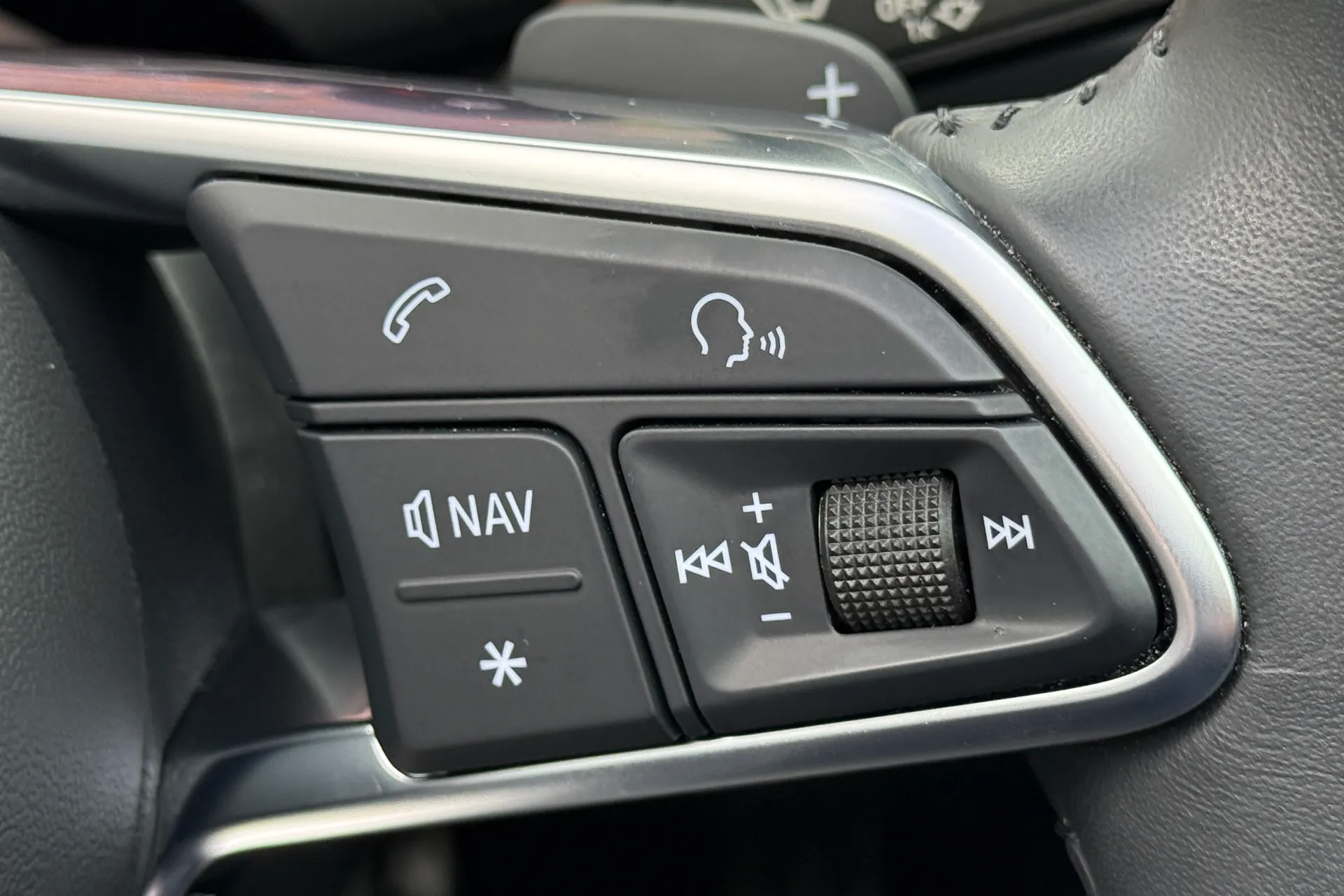 Audi TT thumbnail image number 47