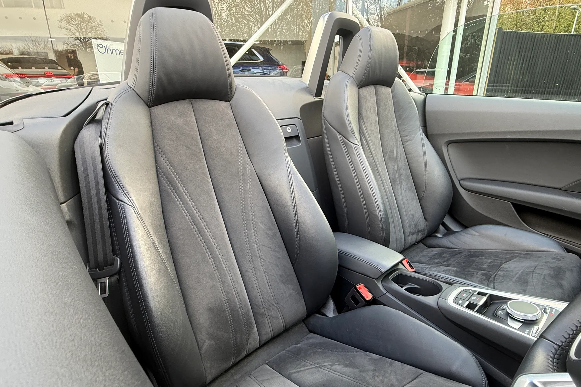 Audi TT thumbnail image number 9