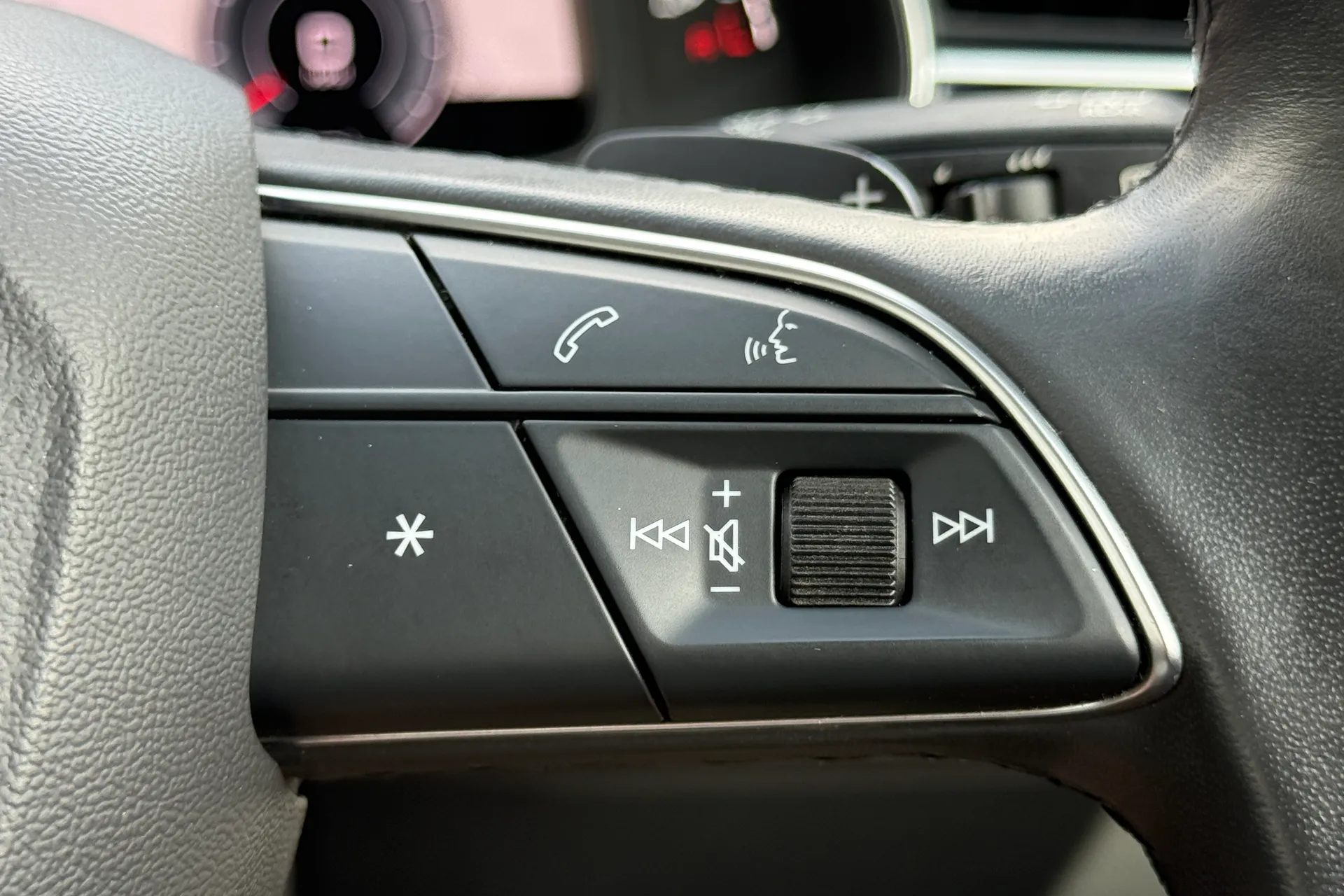 Audi Q7 thumbnail image number 25