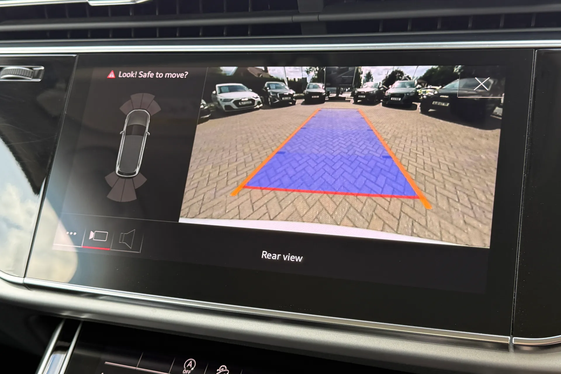 Audi Q7 thumbnail image number 4