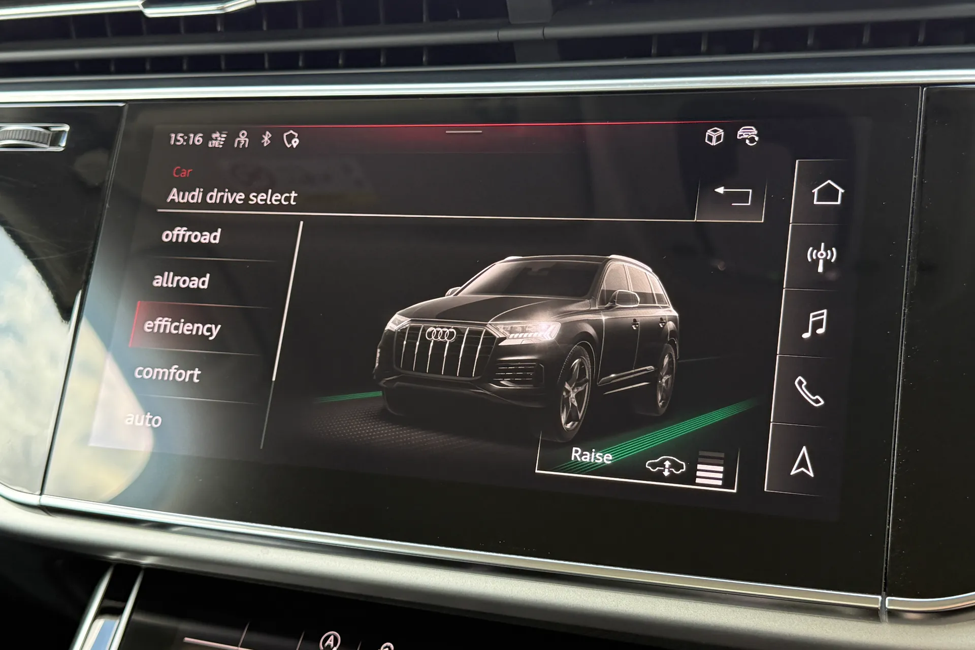 Audi Q7 thumbnail image number 11
