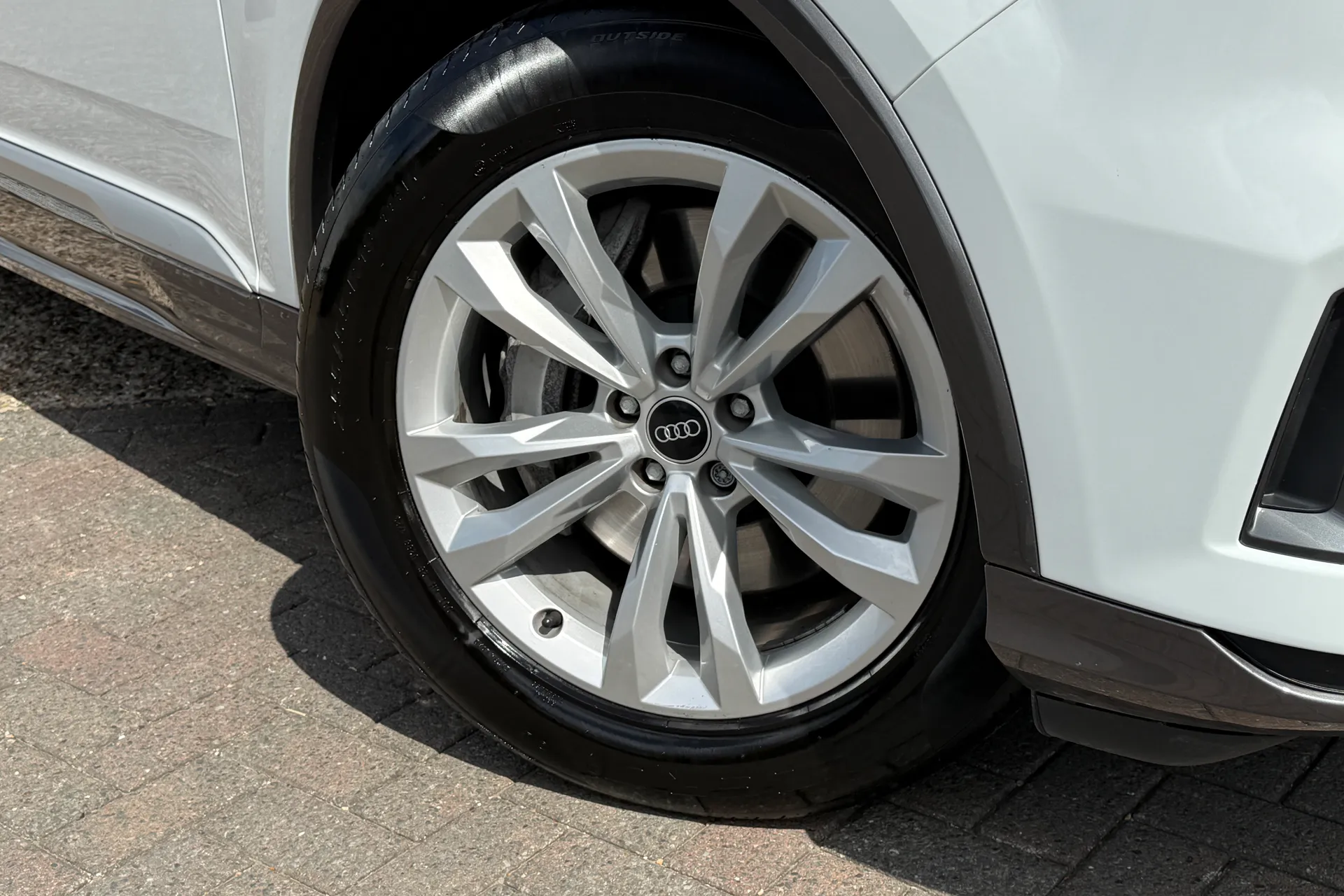 Audi Q7 thumbnail image number 7