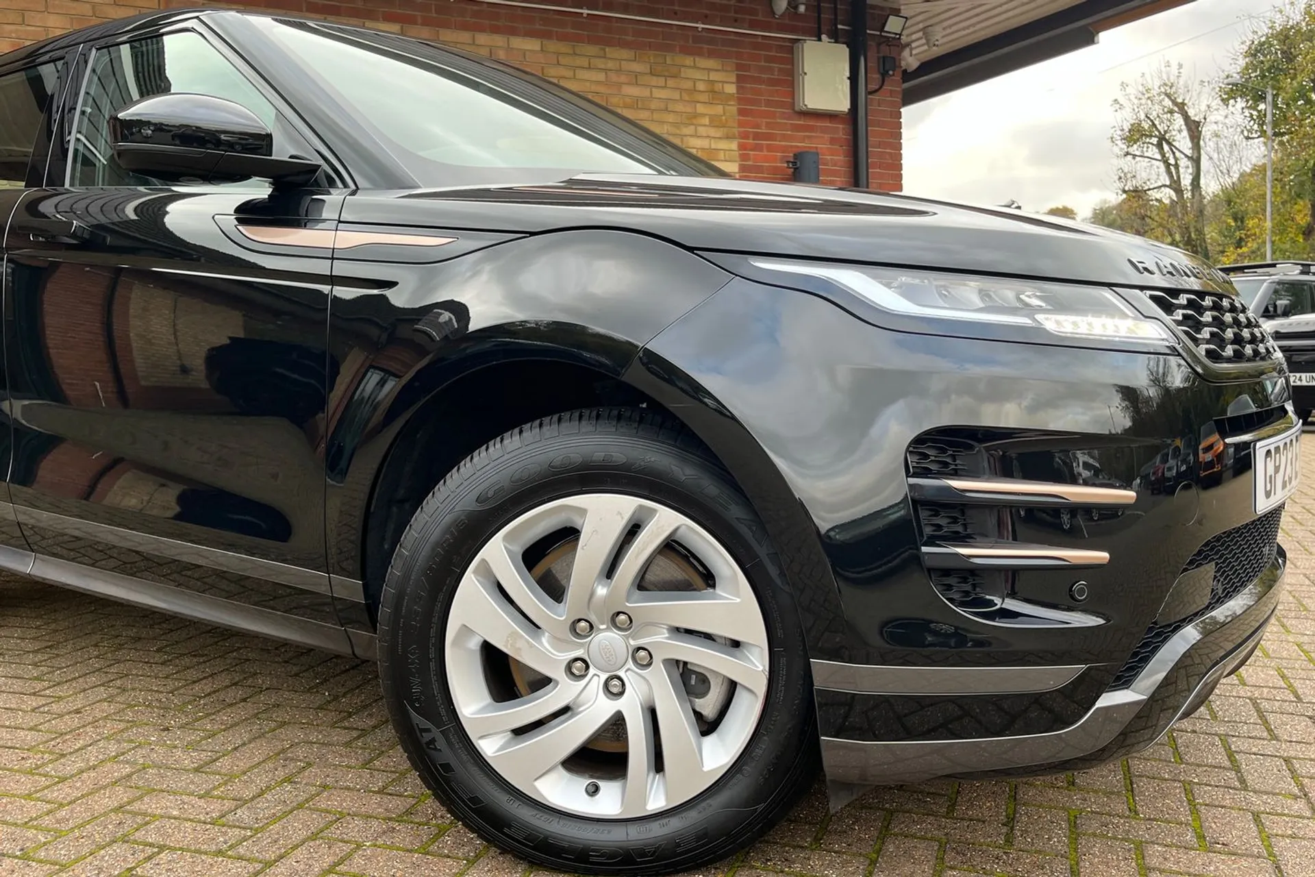 LAND ROVER RANGE ROVER EVOQUE thumbnail image number 9