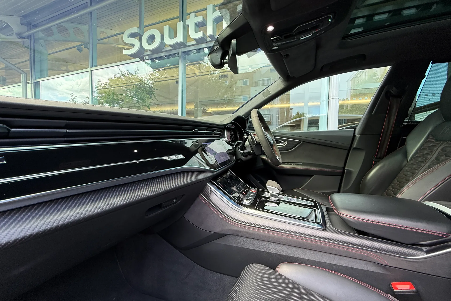 Audi RS Q8 thumbnail image number 13