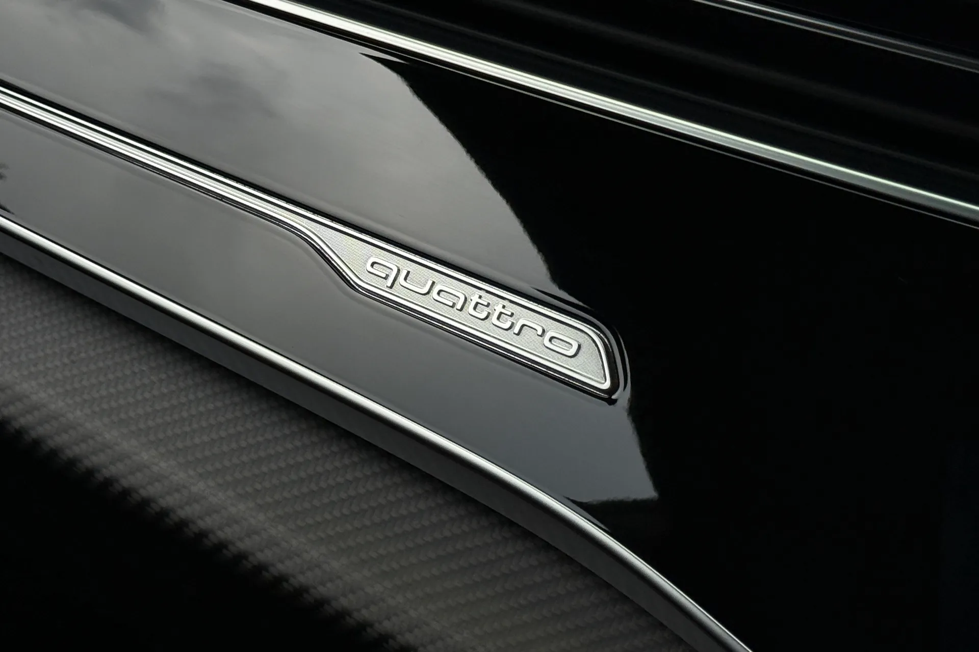 Audi RS Q8 thumbnail image number 31