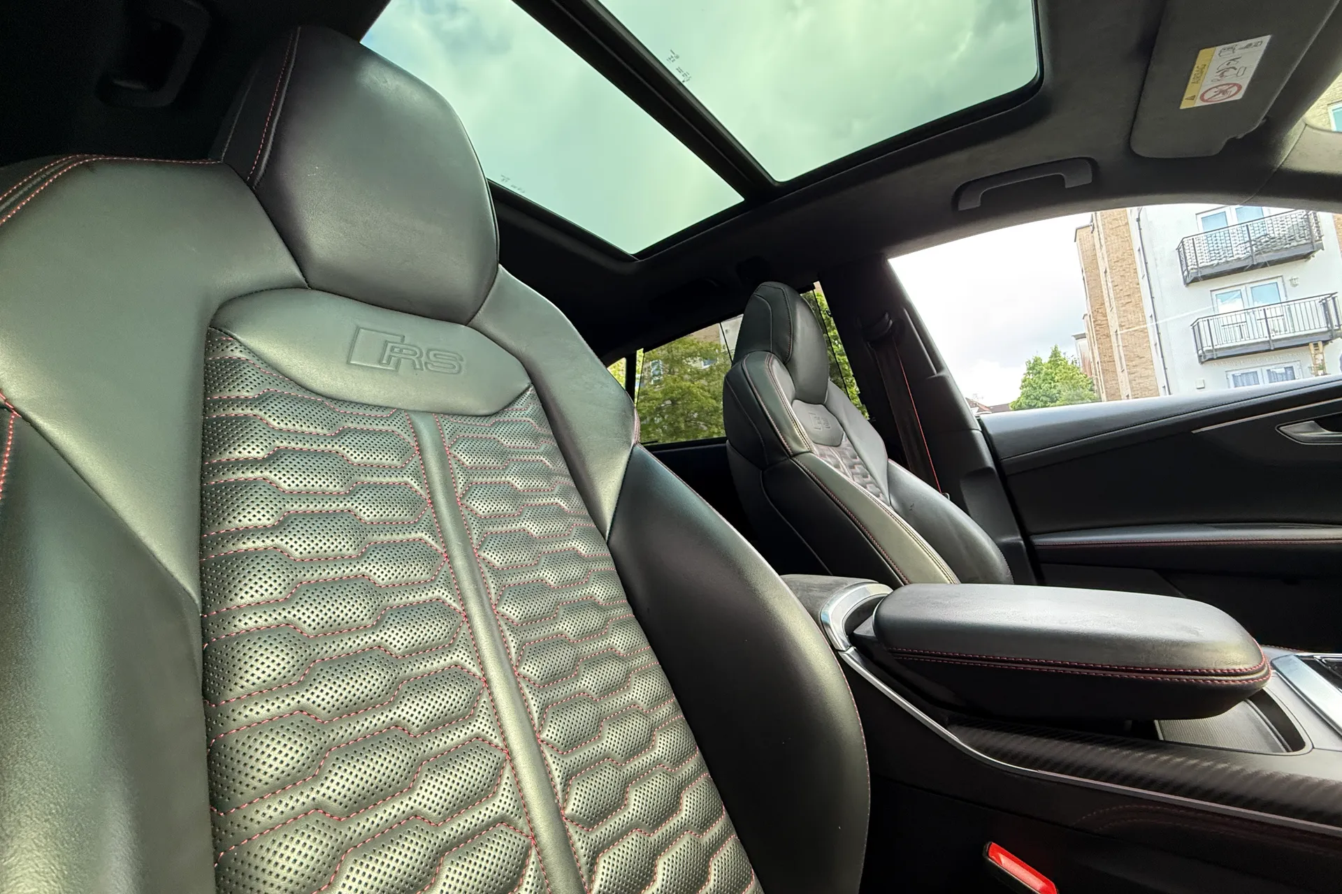 Audi RS Q8 thumbnail image number 44