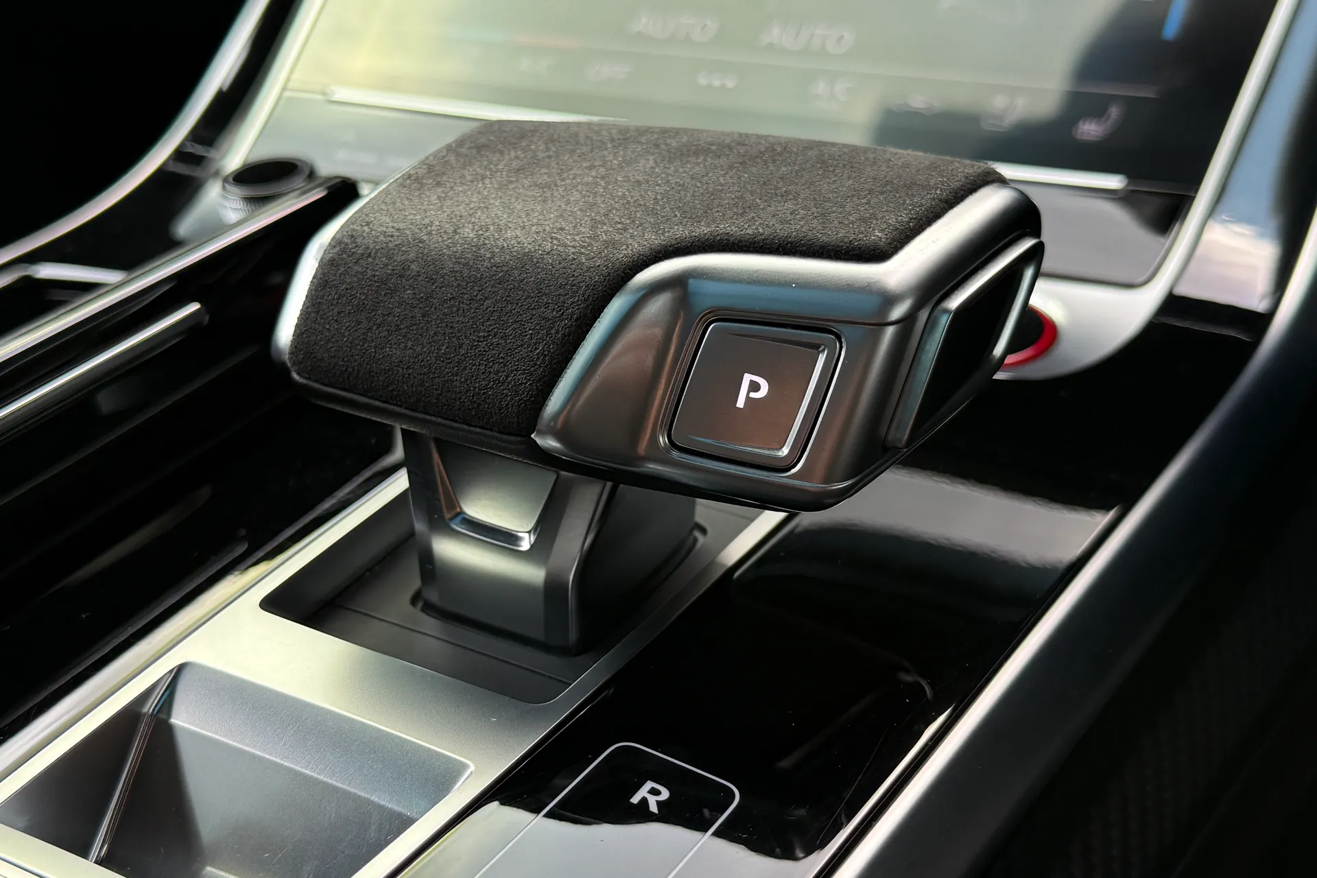 Audi RS Q8 thumbnail image number 37