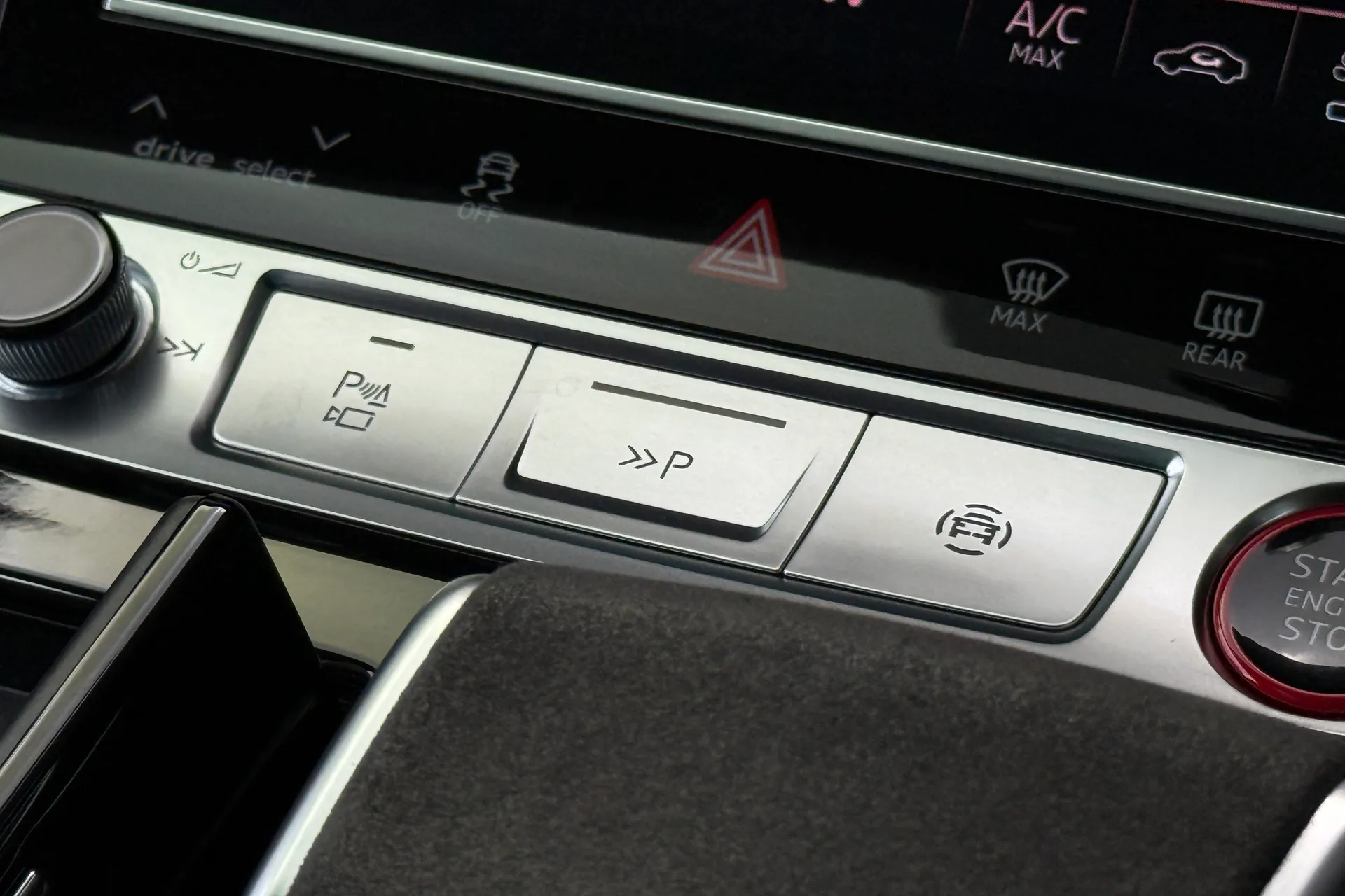 Audi RS Q8 thumbnail image number 29