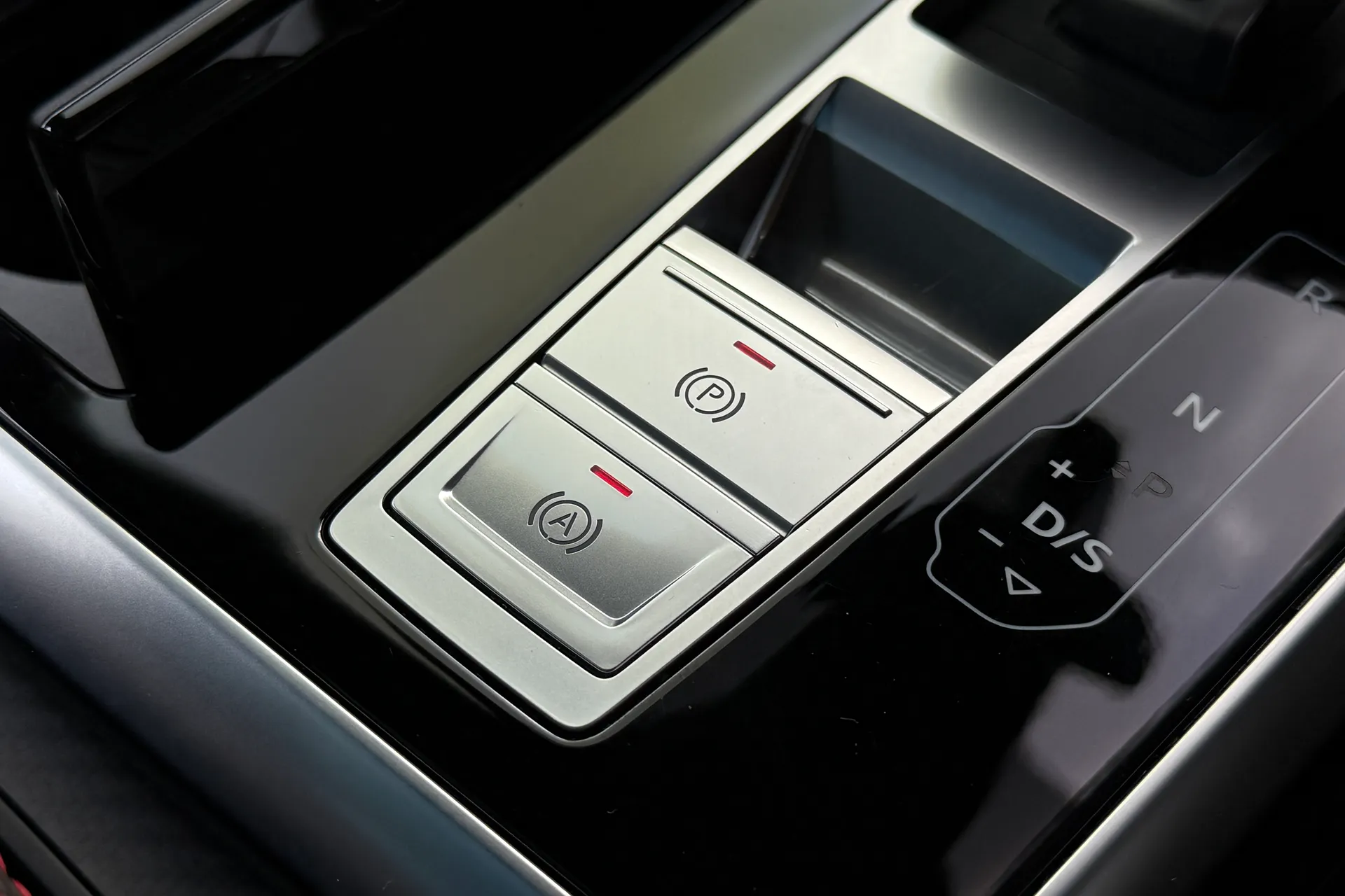 Audi RS Q8 thumbnail image number 35