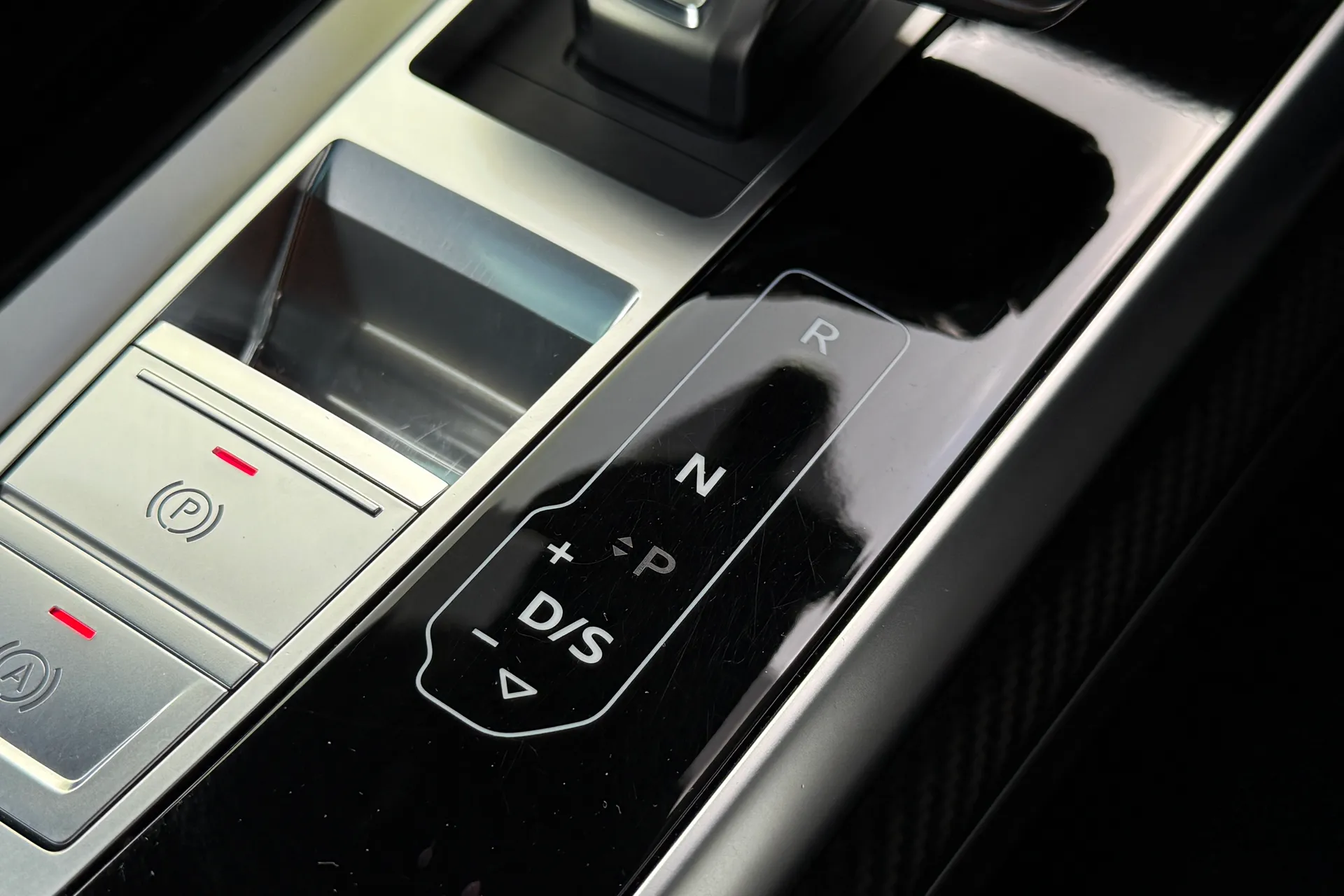 Audi RS Q8 thumbnail image number 36