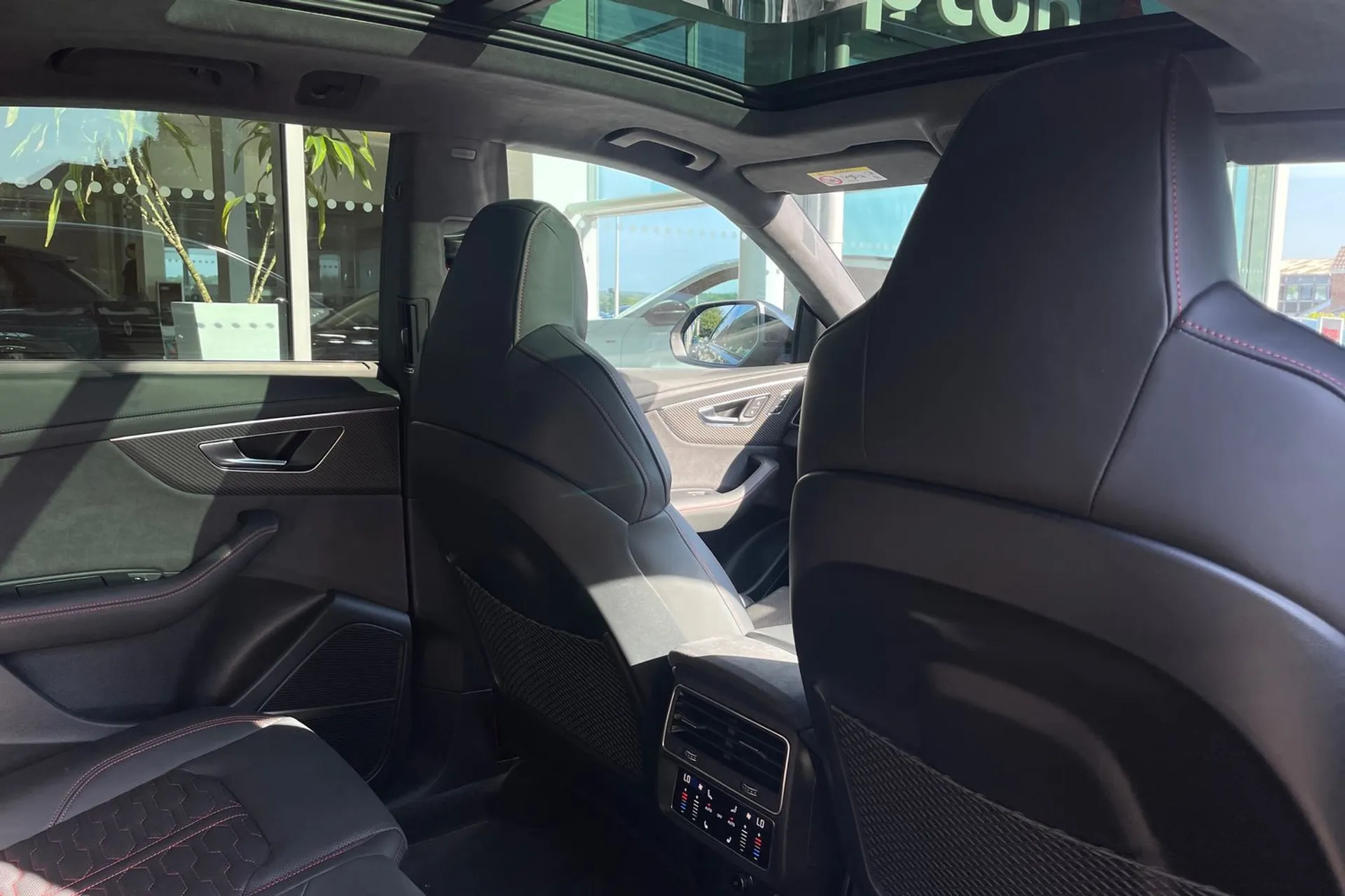 Audi RS Q8 thumbnail image number 23