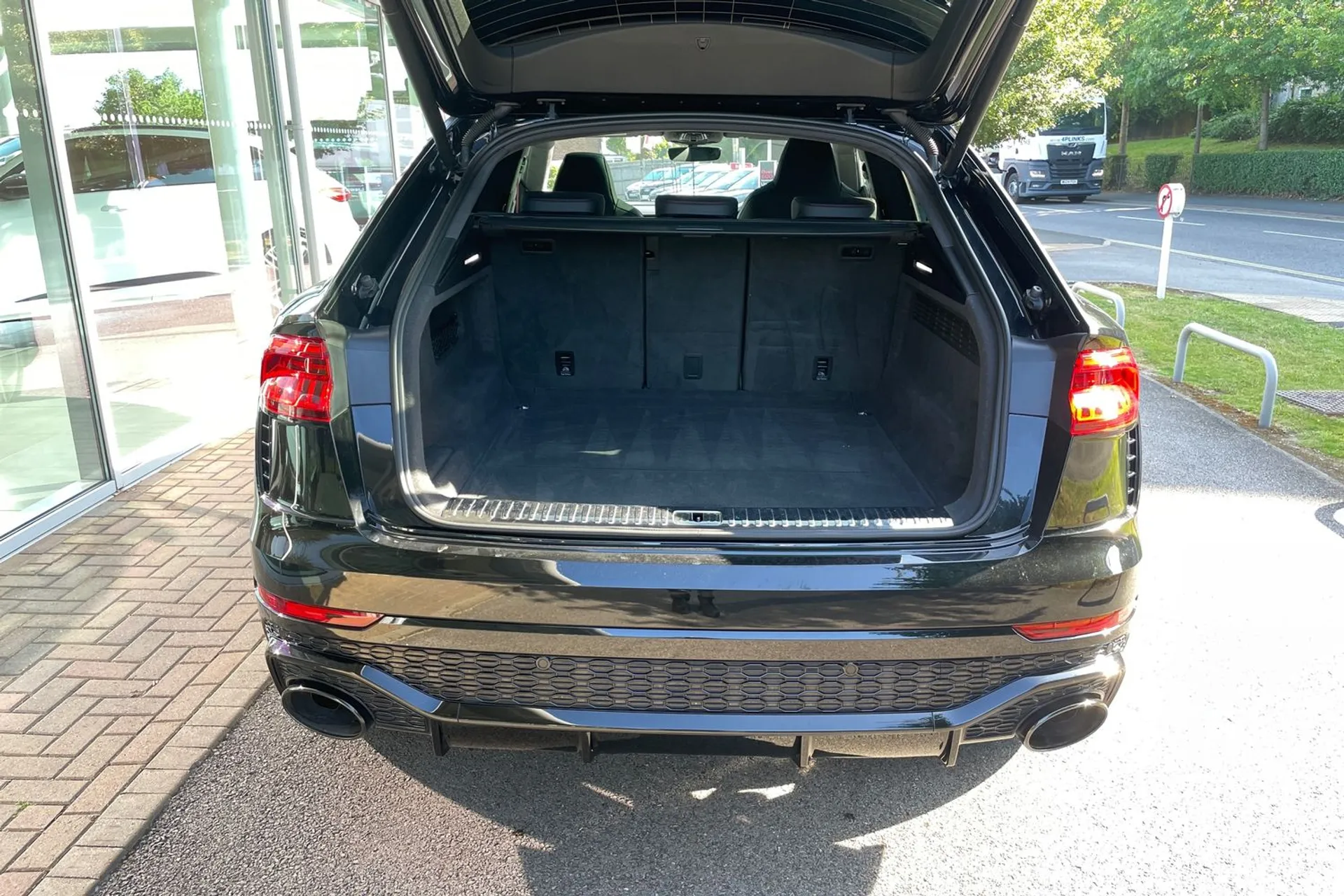 Audi RS Q8 thumbnail image number 19