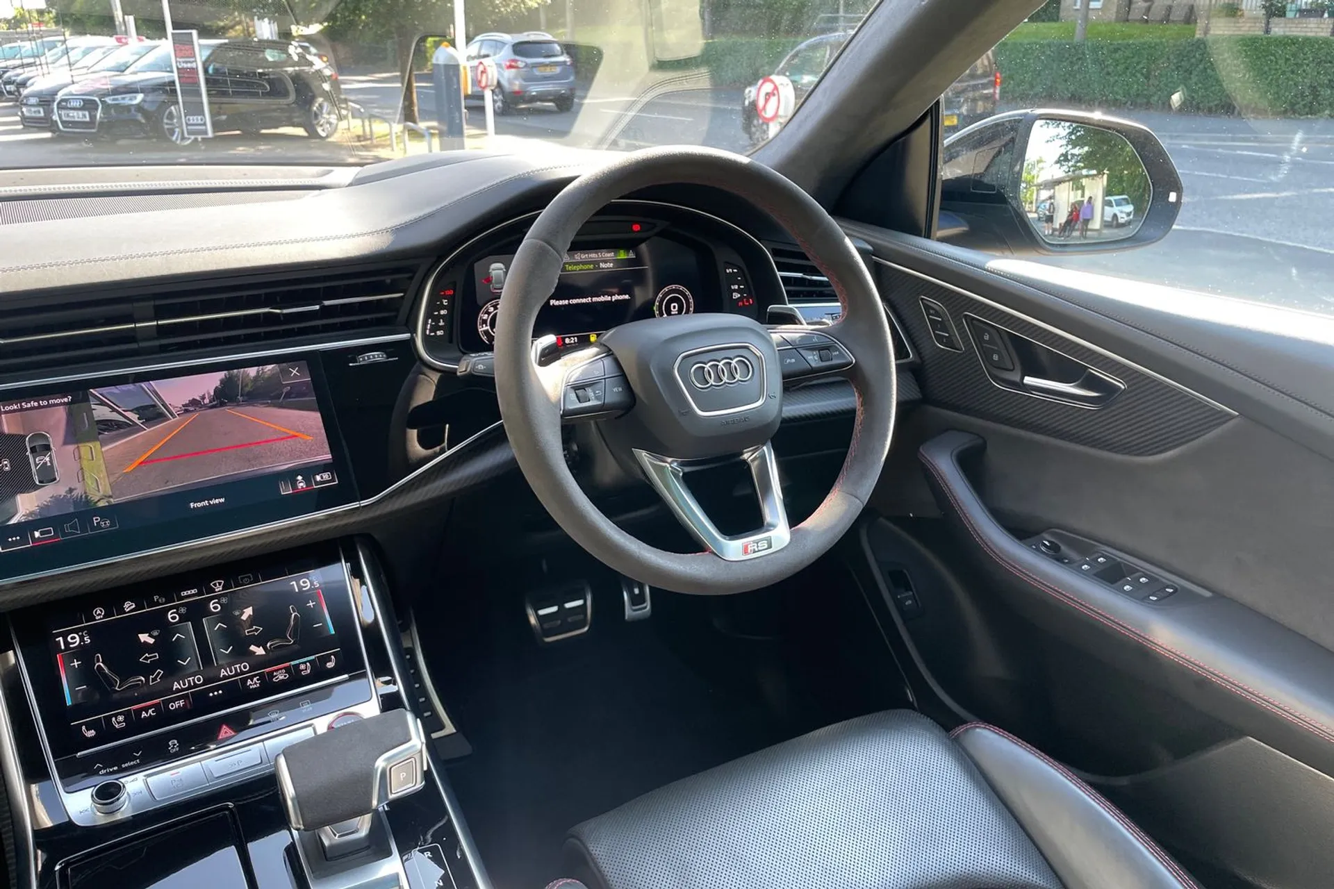 Audi RS Q8 thumbnail image number 33