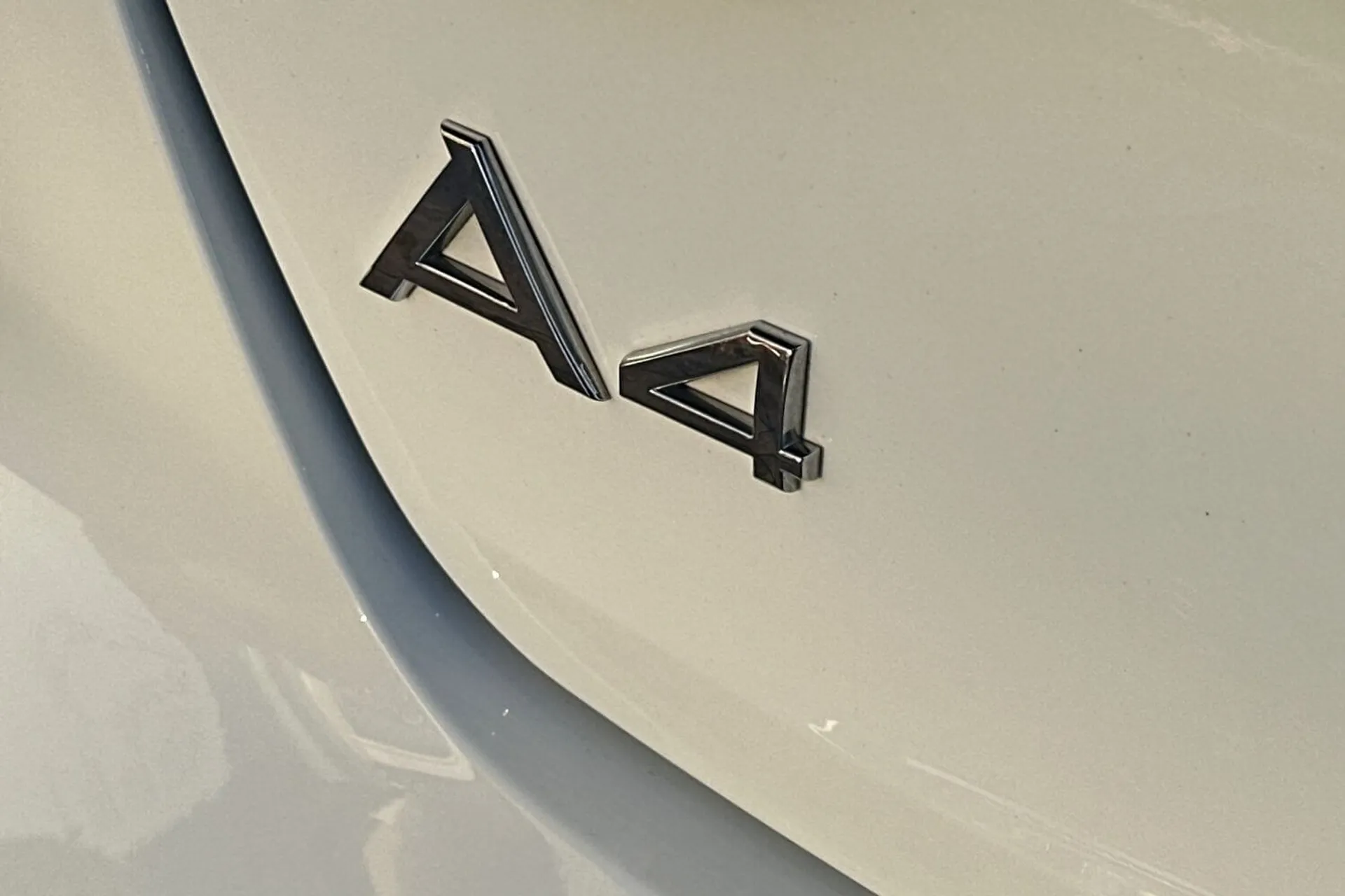 Audi A4 thumbnail image number 48