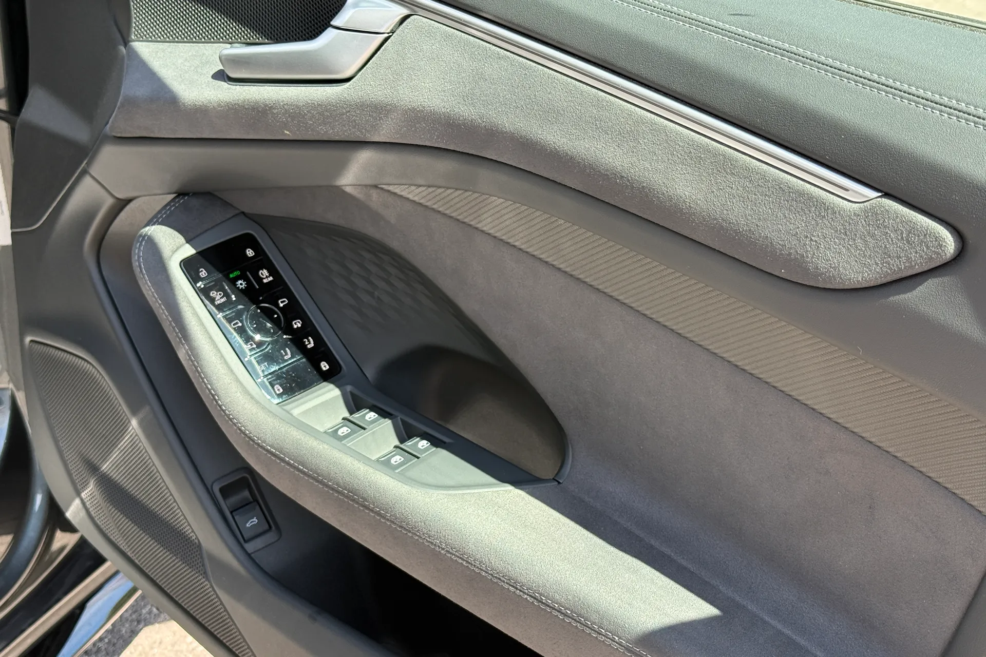 Audi A6 thumbnail image number 34